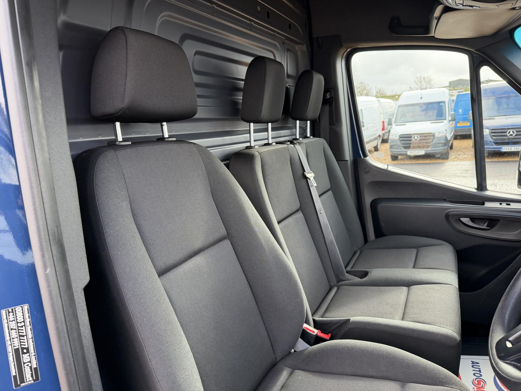 Mercedes-Benz Sprinter 2.1 314 CDI Panel Van 5dr Diesel Manual RWD L2 H2 Euro 6 (143 ps)