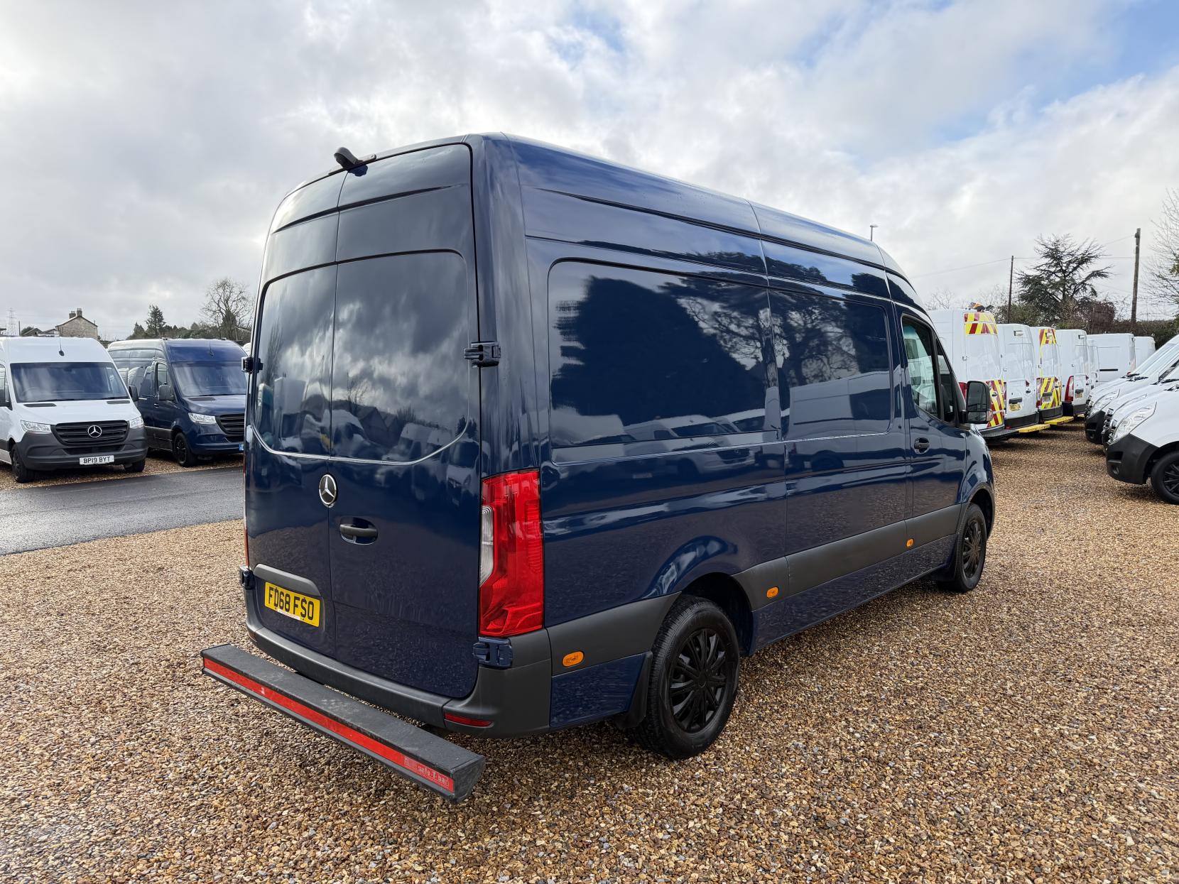 Mercedes-Benz Sprinter 2.1 314 CDI Panel Van 5dr Diesel Manual RWD L2 H2 Euro 6 (143 ps)