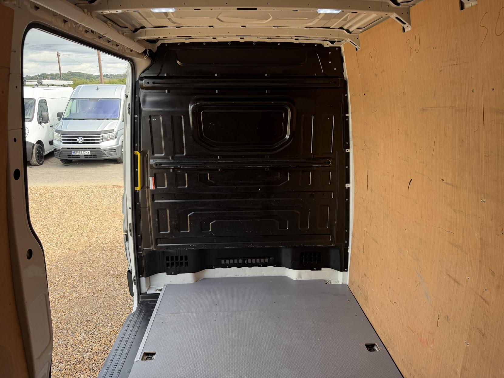 2019 MAN TGE 2.0 3140d Panel Van 5dr Diesel Manual FWD LWB High Roof Euro 6 (s/s) (140 ps) - Thumbnail 38