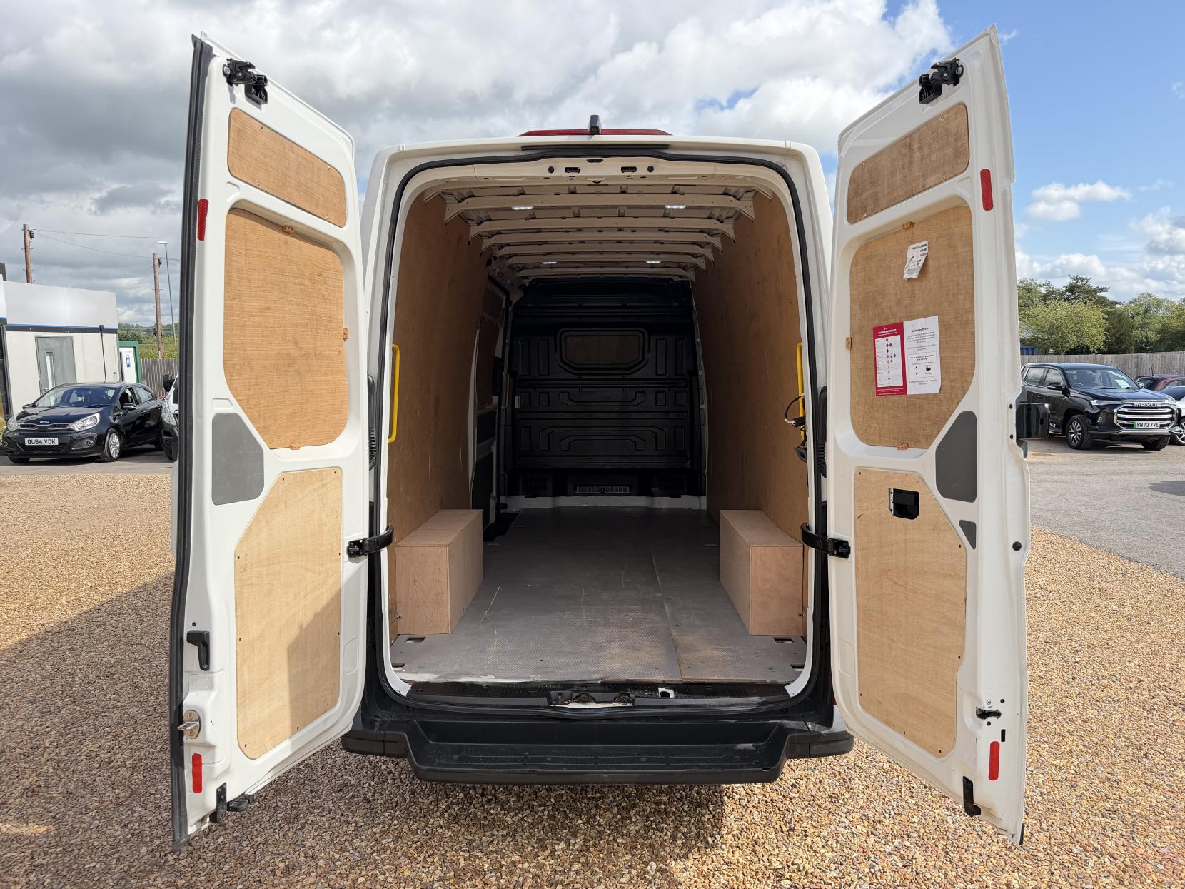 2019 MAN TGE 2.0 3140d Panel Van 5dr Diesel Manual FWD LWB High Roof Euro 6 (s/s) (140 ps) - Thumbnail 3