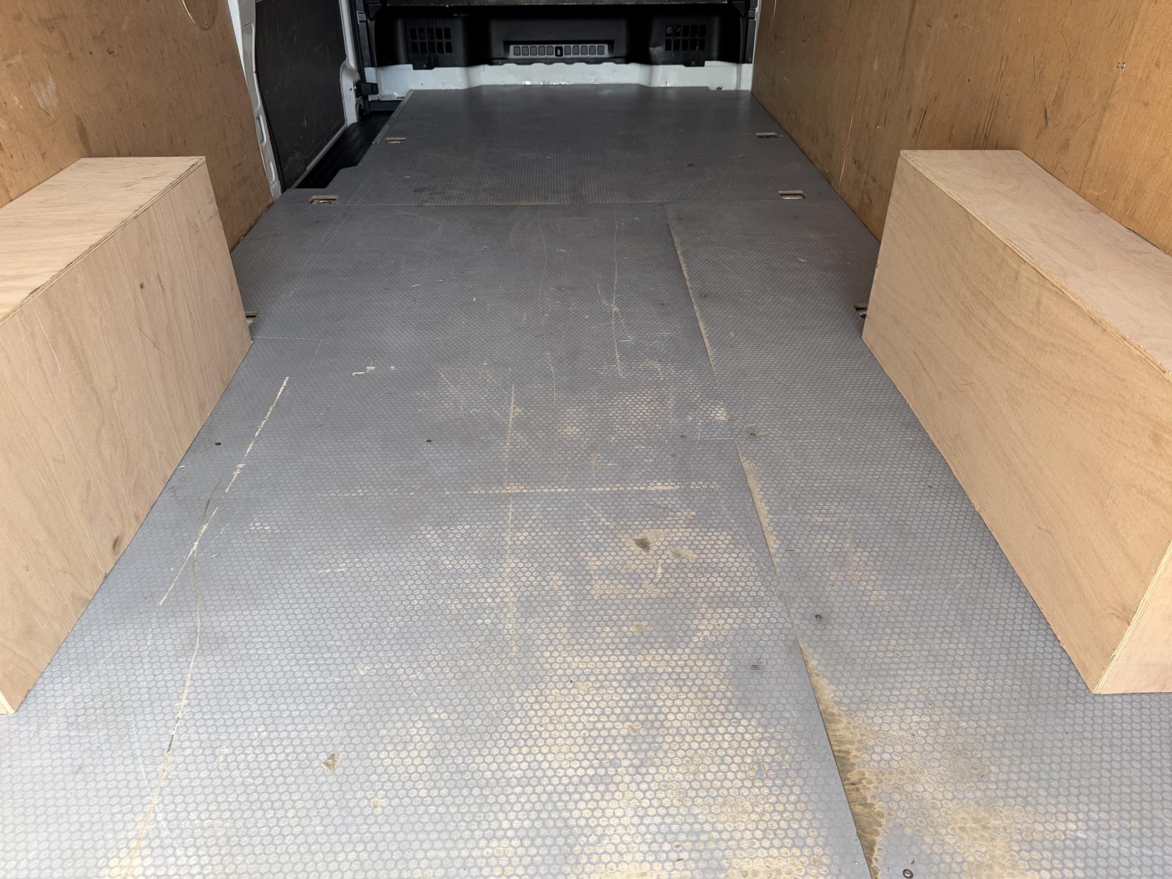 2019 MAN TGE 2.0 3140d Panel Van 5dr Diesel Manual FWD LWB High Roof Euro 6 (s/s) (140 ps) - Thumbnail 43