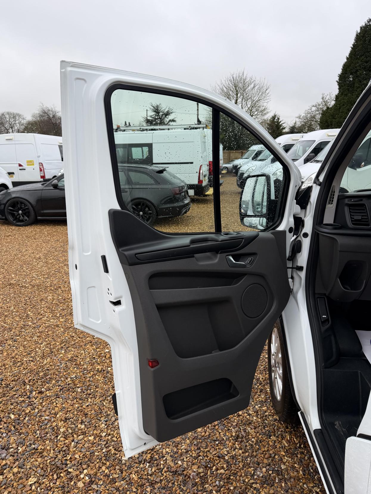 Ford Transit Custom 2.0 300 EcoBlue Trend Panel Van 5dr Diesel Manual L2 H2 Euro 6 (105 ps)