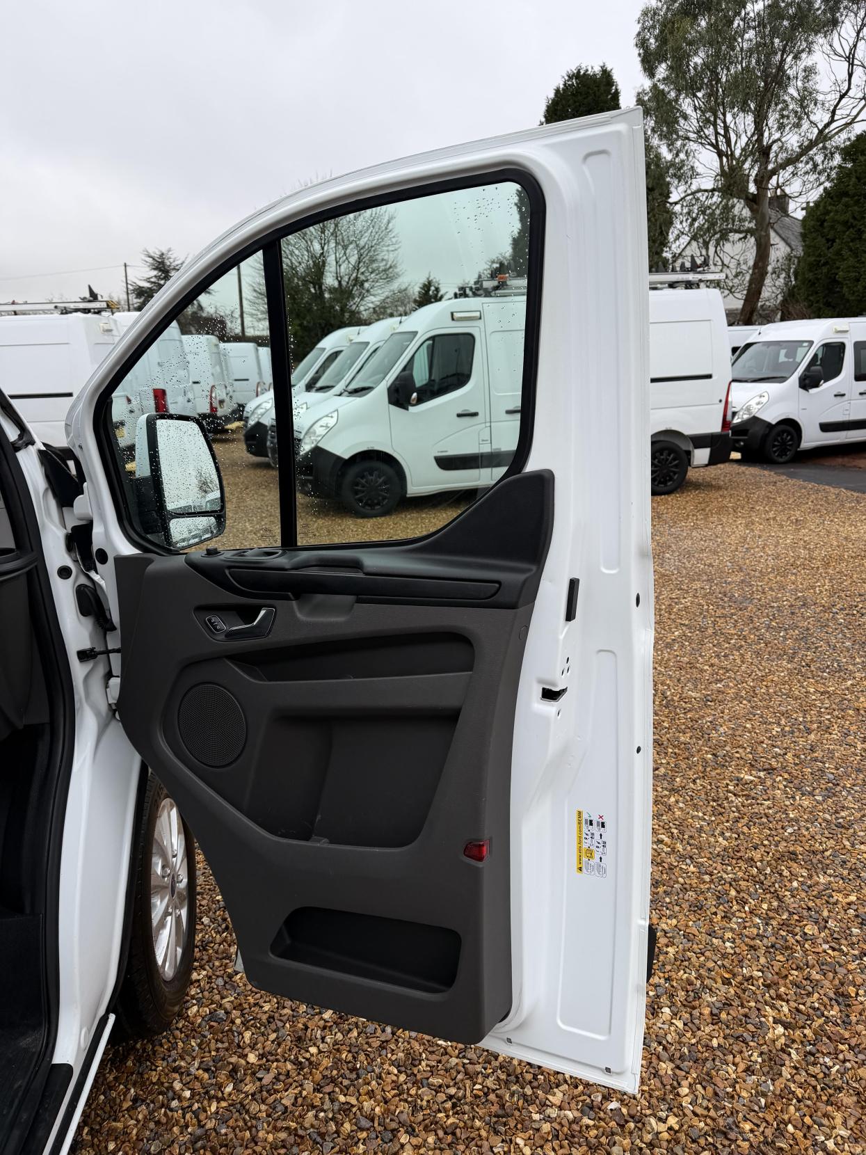 Ford Transit Custom 2.0 300 EcoBlue Trend Panel Van 5dr Diesel Manual L2 H2 Euro 6 (105 ps)