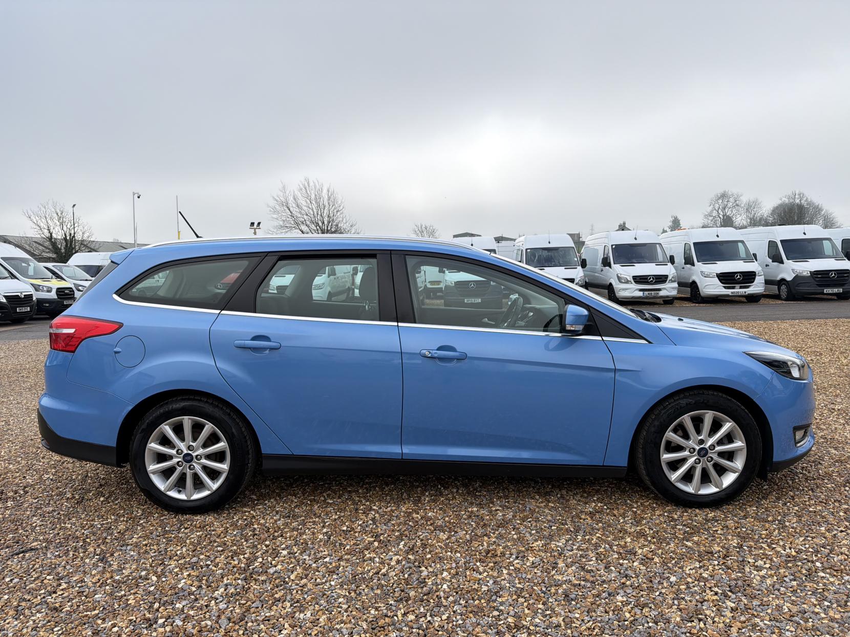 Ford Focus 1.0T EcoBoost Titanium Estate 5dr Petrol Auto Euro 6 (s/s) (125 ps)