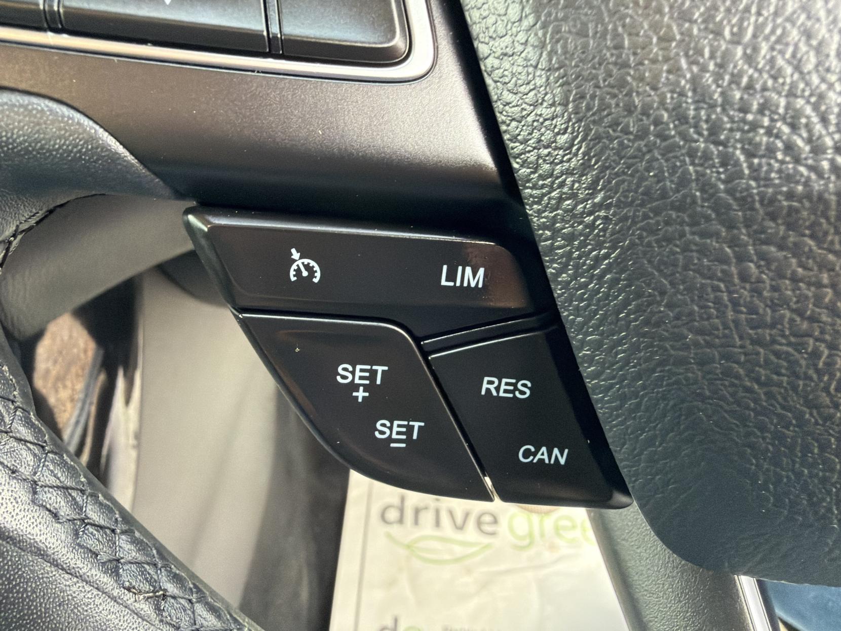 Ford Focus 1.0T EcoBoost Titanium Estate 5dr Petrol Auto Euro 6 (s/s) (125 ps)