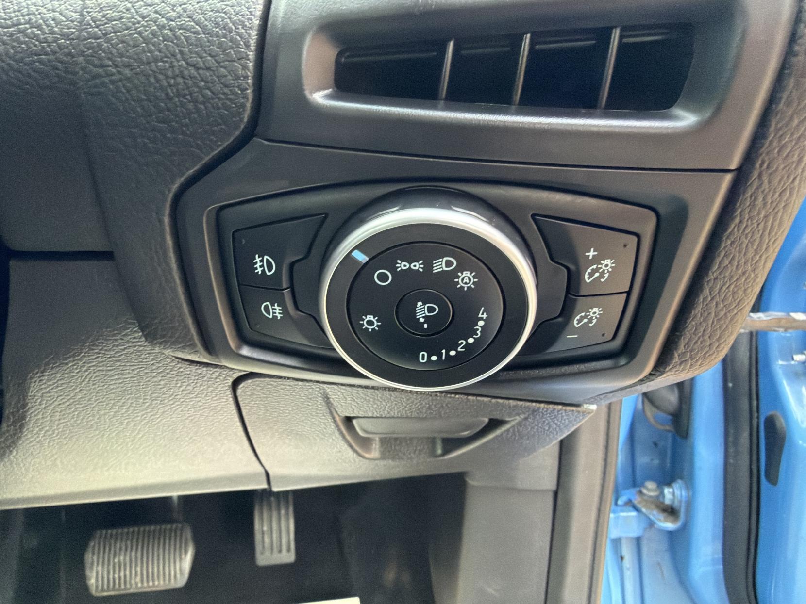 Ford Focus 1.0T EcoBoost Titanium Estate 5dr Petrol Auto Euro 6 (s/s) (125 ps)