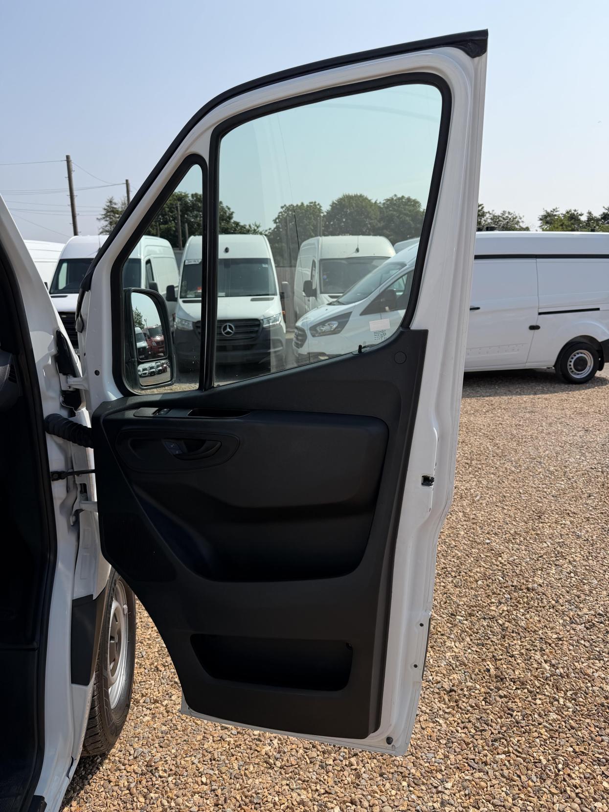 2020 Mercedes-Benz Sprinter 2.1 311 CDI Panel Van 5dr Diesel Manual RWD L3 H2 Euro 6 (114 ps) - Thumbnail 15