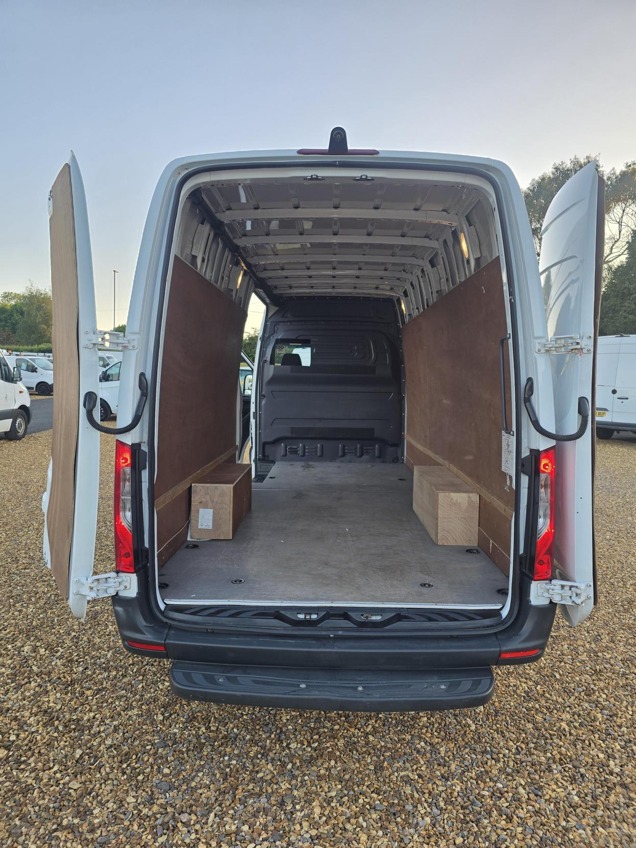 Mercedes-Benz Sprinter 2.1 311 CDI Panel Van 5dr Diesel Manual RWD L3 H2 Euro 6 (114 ps)