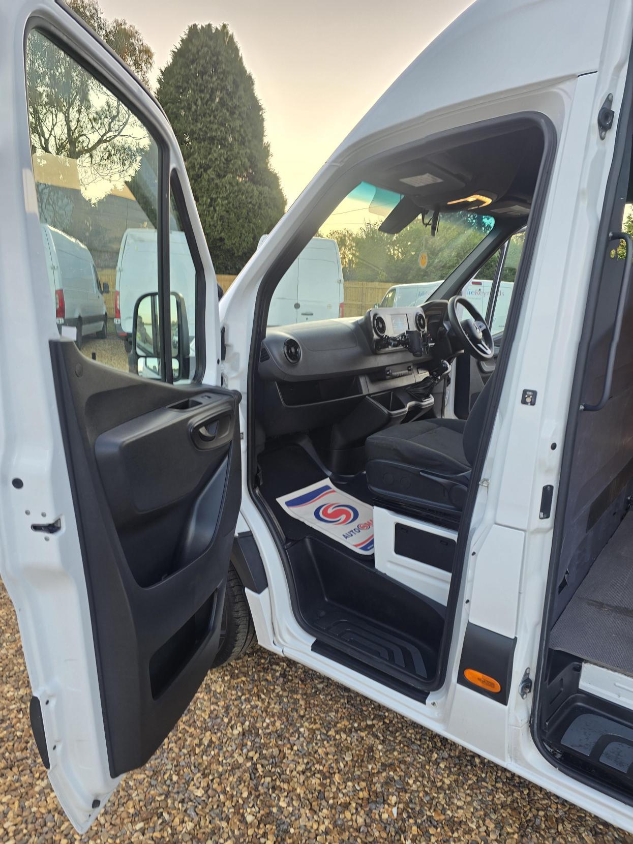 Mercedes-Benz Sprinter 2.1 311 CDI Panel Van 5dr Diesel Manual RWD L3 H2 Euro 6 (114 ps)