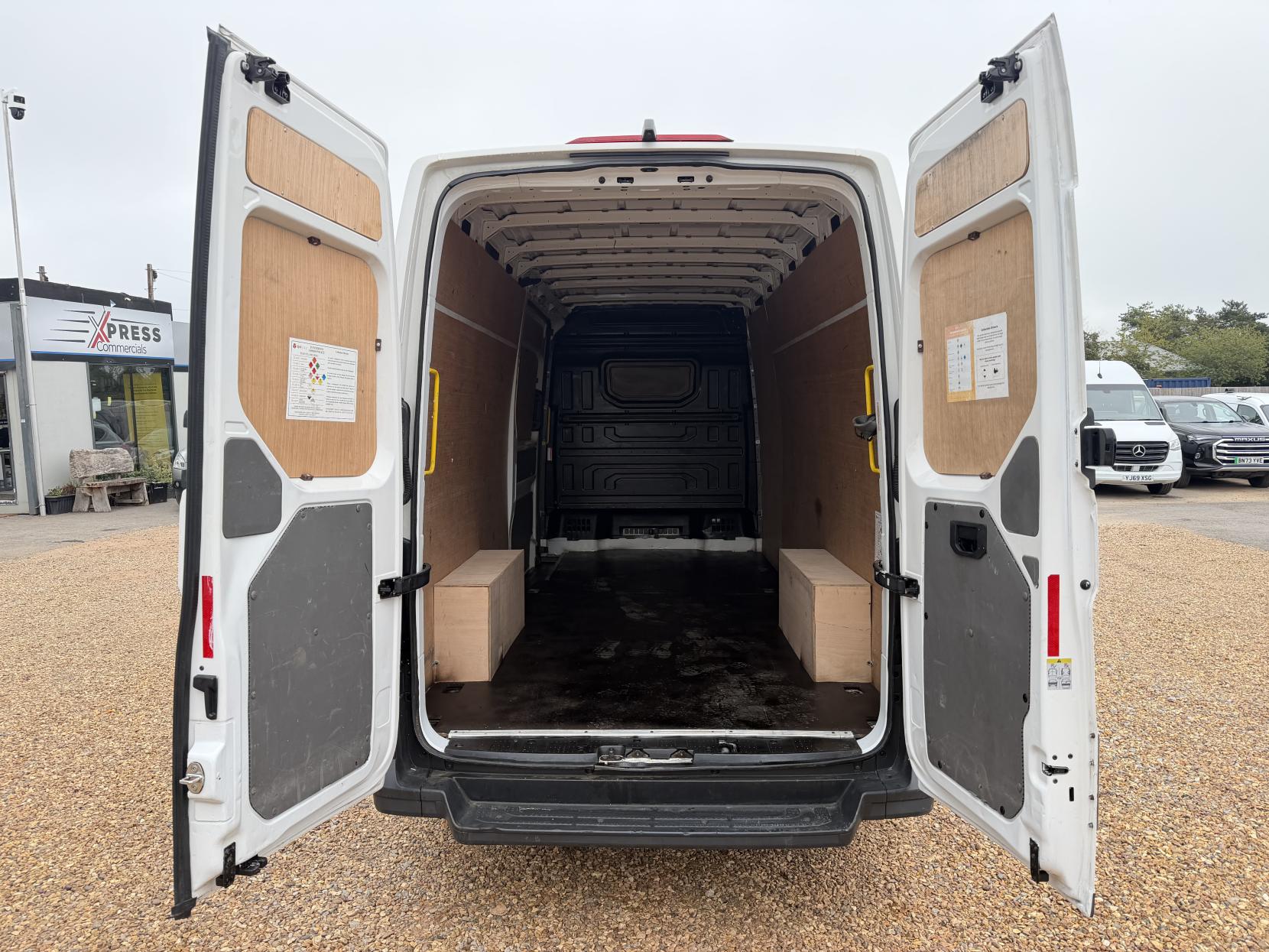 2020 MAN TGE 2.0 3140d Panel Van 5dr Diesel Manual FWD LWB High Roof Euro 6 (s/s) (140 ps) - Thumbnail 3