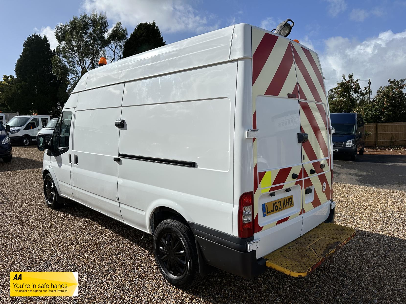 Ford Transit 2.2 TDCi 350 Panel Van 3dr Diesel Manual RWD L3 H3 (224 g/km, 98 bhp)
