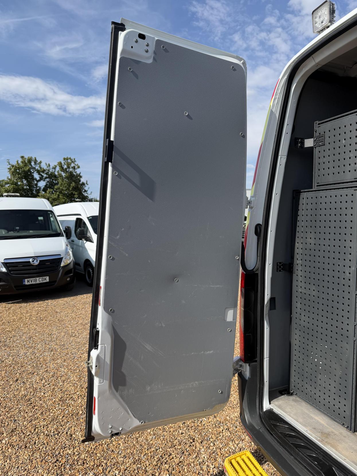 2020 Mercedes-Benz Sprinter 2.1 314 CDI Premium Panel Van 5dr Diesel Manual FWD L2 H2 Euro 6 (s/s) (143 ps) - Thumbnail 46