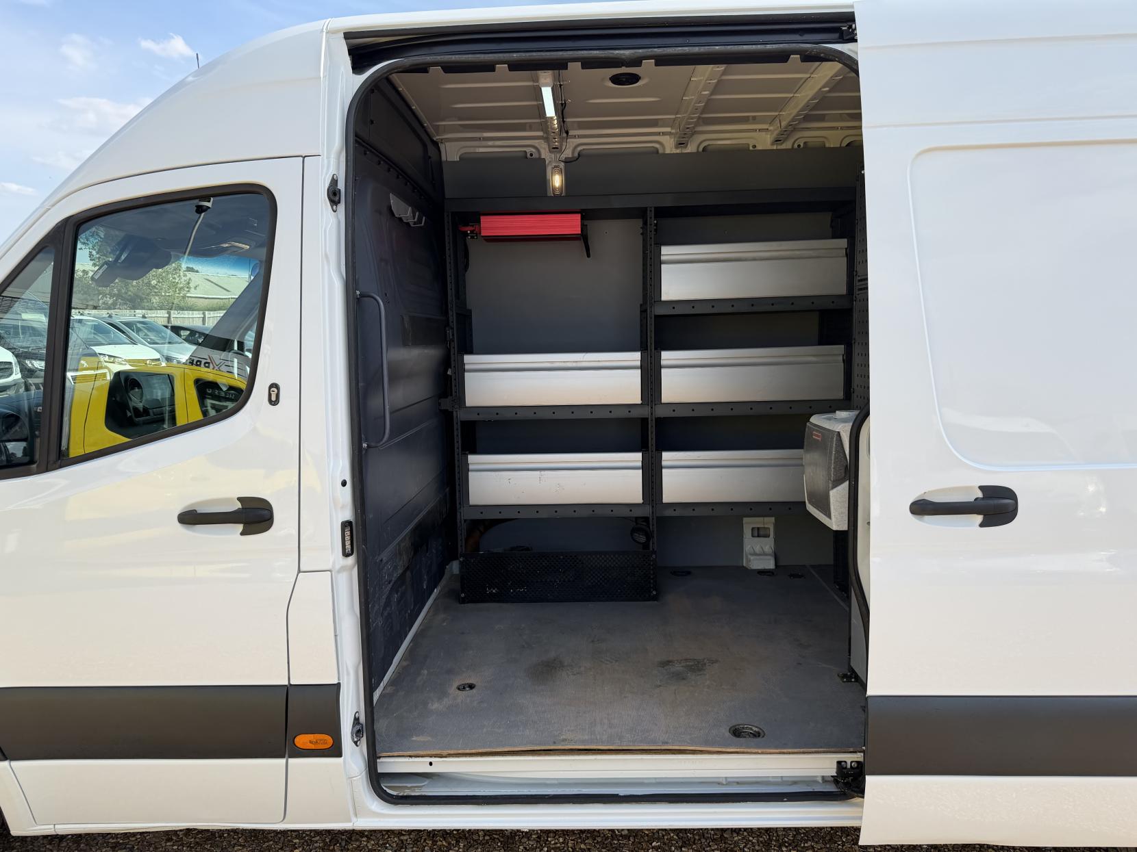 2020 Mercedes-Benz Sprinter 2.1 314 CDI Premium Panel Van 5dr Diesel Manual FWD L2 H2 Euro 6 (s/s) (143 ps) - Thumbnail 36