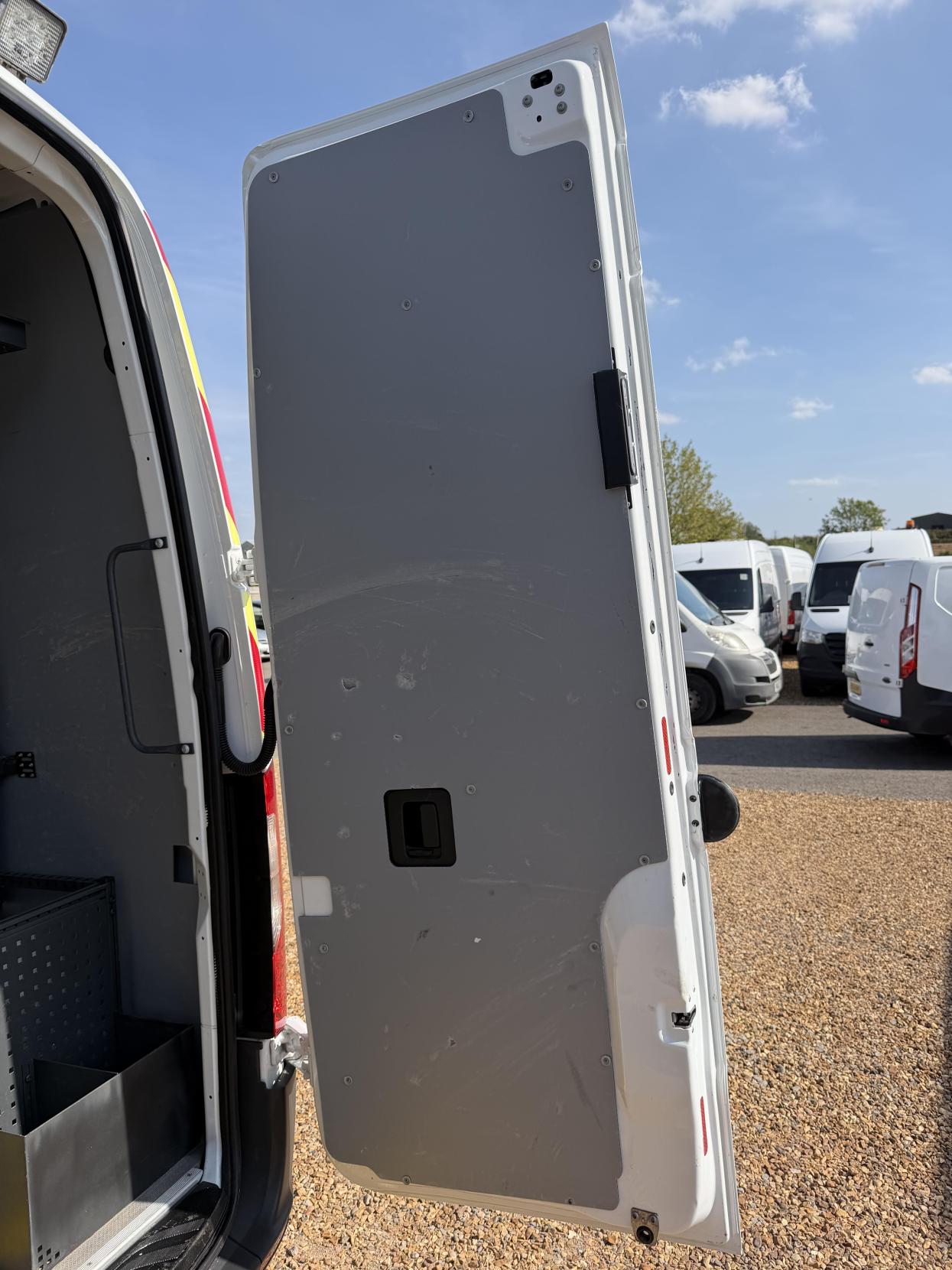 2020 Mercedes-Benz Sprinter 2.1 314 CDI Premium Panel Van 5dr Diesel Manual FWD L2 H2 Euro 6 (s/s) (143 ps) - Thumbnail 51