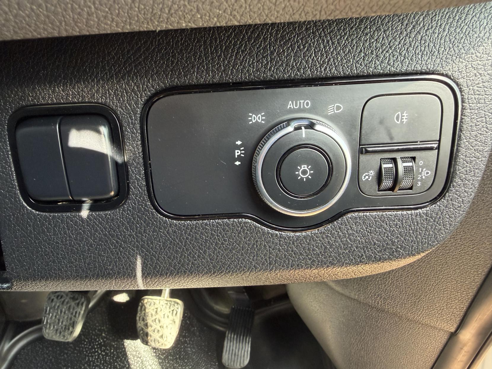 2020 Mercedes-Benz Sprinter 2.1 314 CDI Premium Panel Van 5dr Diesel Manual FWD L2 H2 Euro 6 (s/s) (143 ps) - Thumbnail 20
