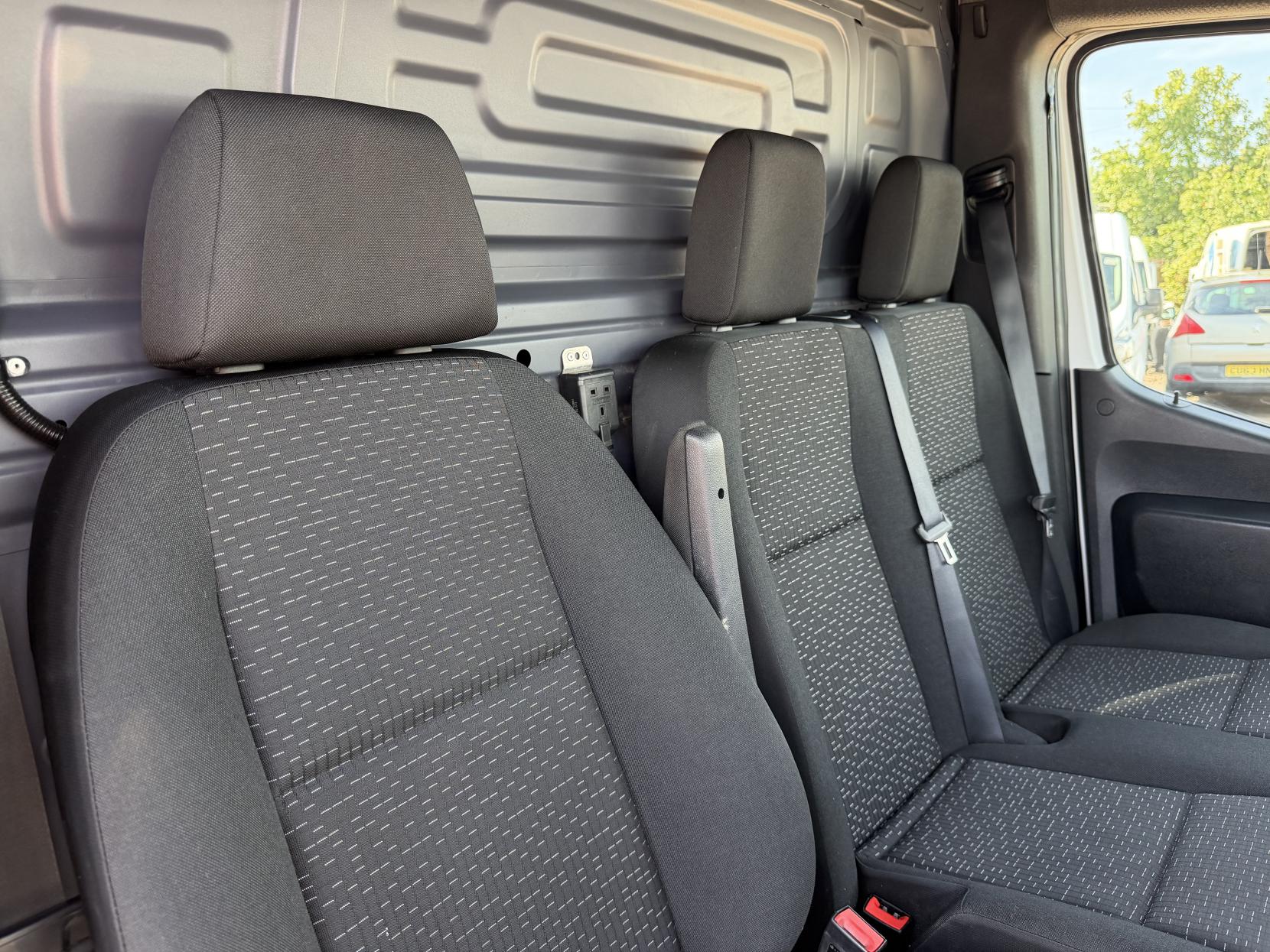 2020 Mercedes-Benz Sprinter 2.1 314 CDI Premium Panel Van 5dr Diesel Manual FWD L2 H2 Euro 6 (s/s) (143 ps) - Thumbnail 15