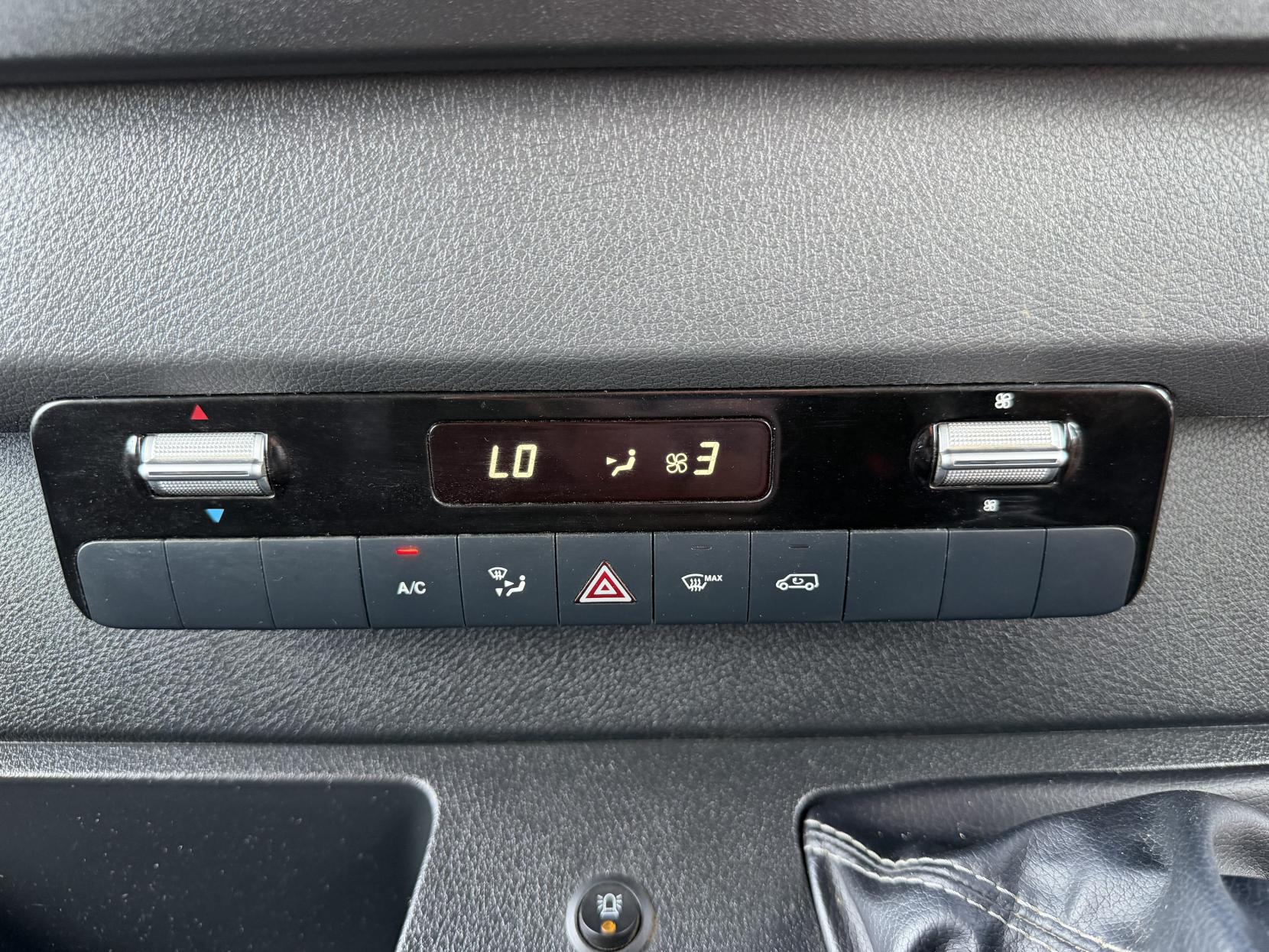 2020 Mercedes-Benz Sprinter 2.1 314 CDI Premium Panel Van 5dr Diesel Manual FWD L2 H2 Euro 6 (s/s) (143 ps) - Thumbnail 28