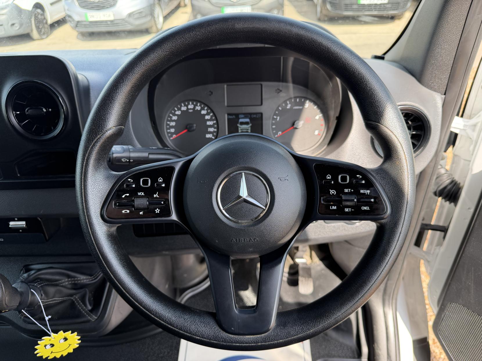 2020 Mercedes-Benz Sprinter 2.1 314 CDI Premium Panel Van 5dr Diesel Manual FWD L2 H2 Euro 6 (s/s) (143 ps) - Thumbnail 21