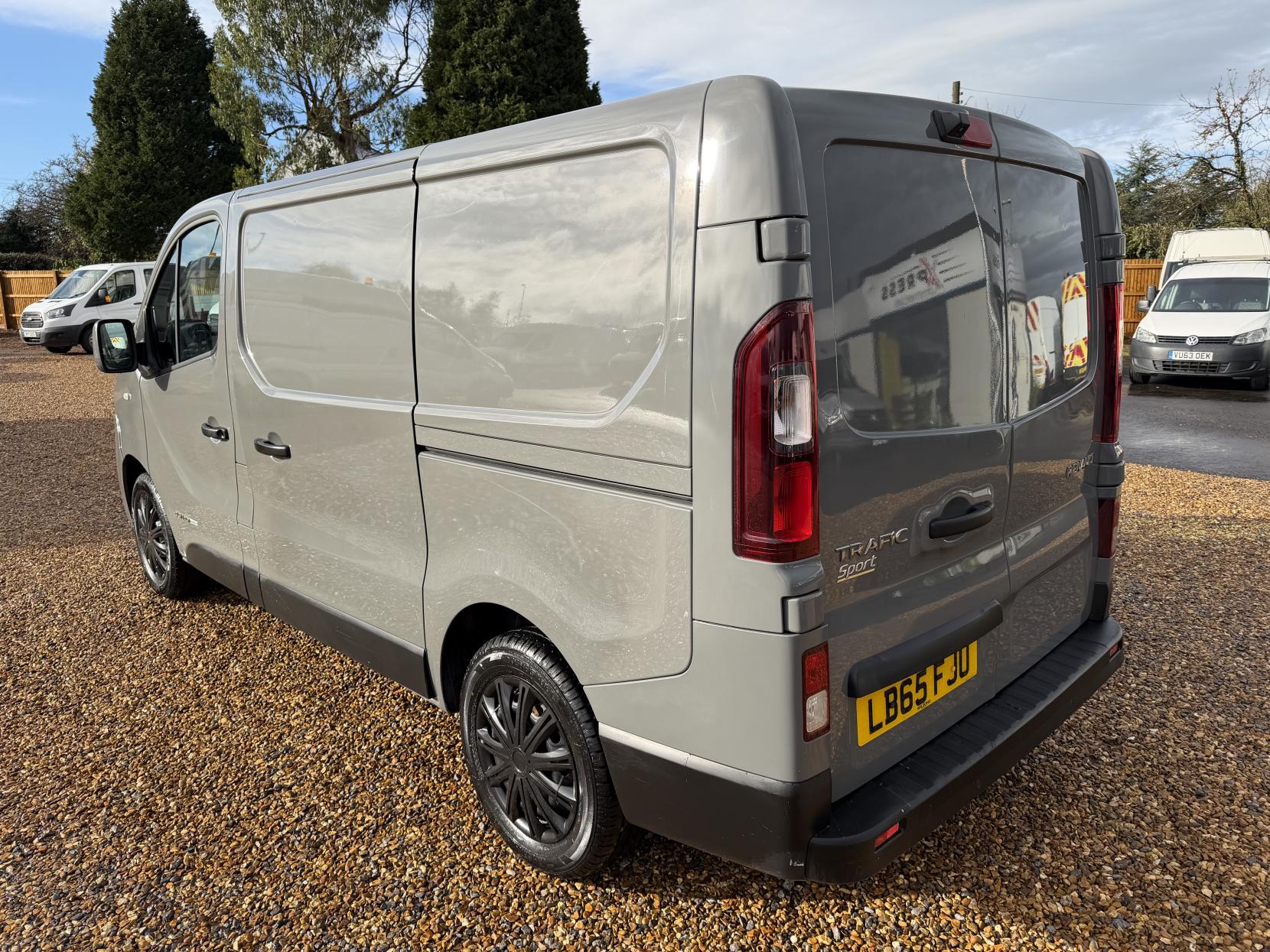 Renault Trafic 1.6 dCi ENERGY 27 Sport Panel Van 5dr Diesel Manual SWB Standard Roof Euro 5 (s/s) (120 ps)