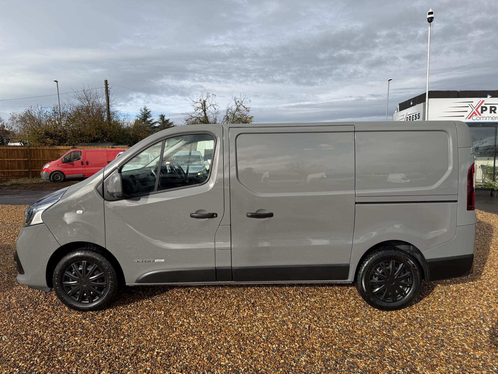 Renault Trafic 1.6 dCi ENERGY 27 Sport Panel Van 5dr Diesel Manual SWB Standard Roof Euro 5 (s/s) (120 ps)