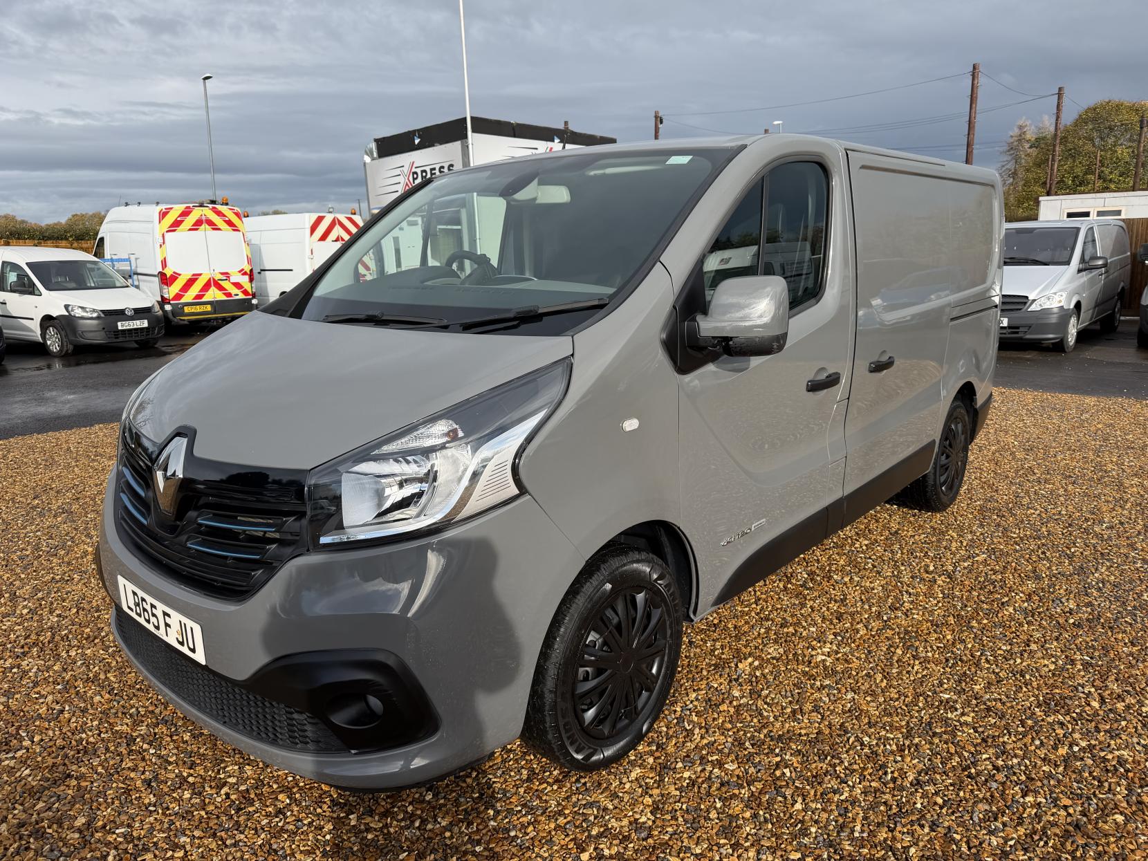 Renault Trafic 1.6 dCi ENERGY 27 Sport Panel Van 5dr Diesel Manual SWB Standard Roof Euro 5 (s/s) (120 ps)