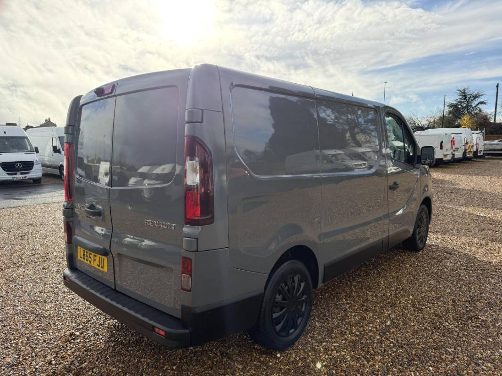 Renault Trafic 1.6 dCi ENERGY 27 Sport Panel Van 5dr Diesel Manual SWB Standard Roof Euro 5 (s/s) (120 ps)