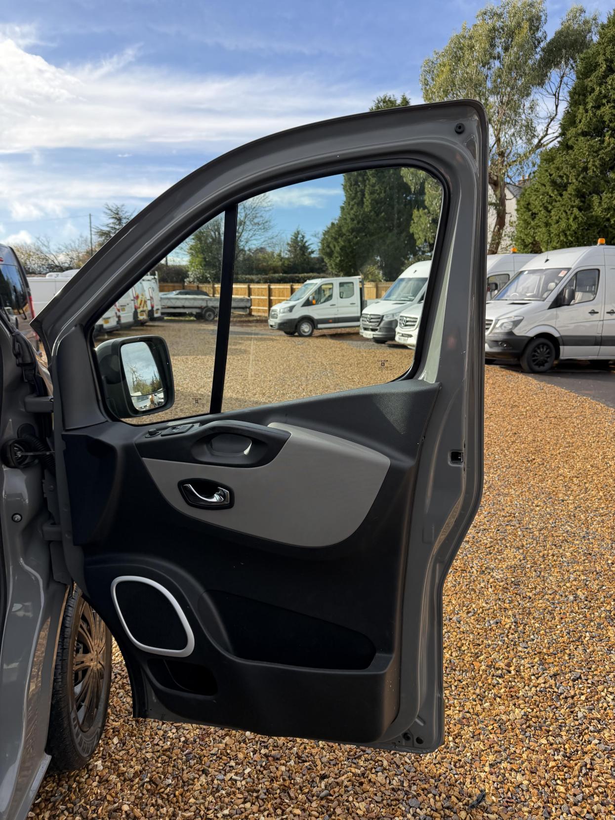 Renault Trafic 1.6 dCi ENERGY 27 Sport Panel Van 5dr Diesel Manual SWB Standard Roof Euro 5 (s/s) (120 ps)