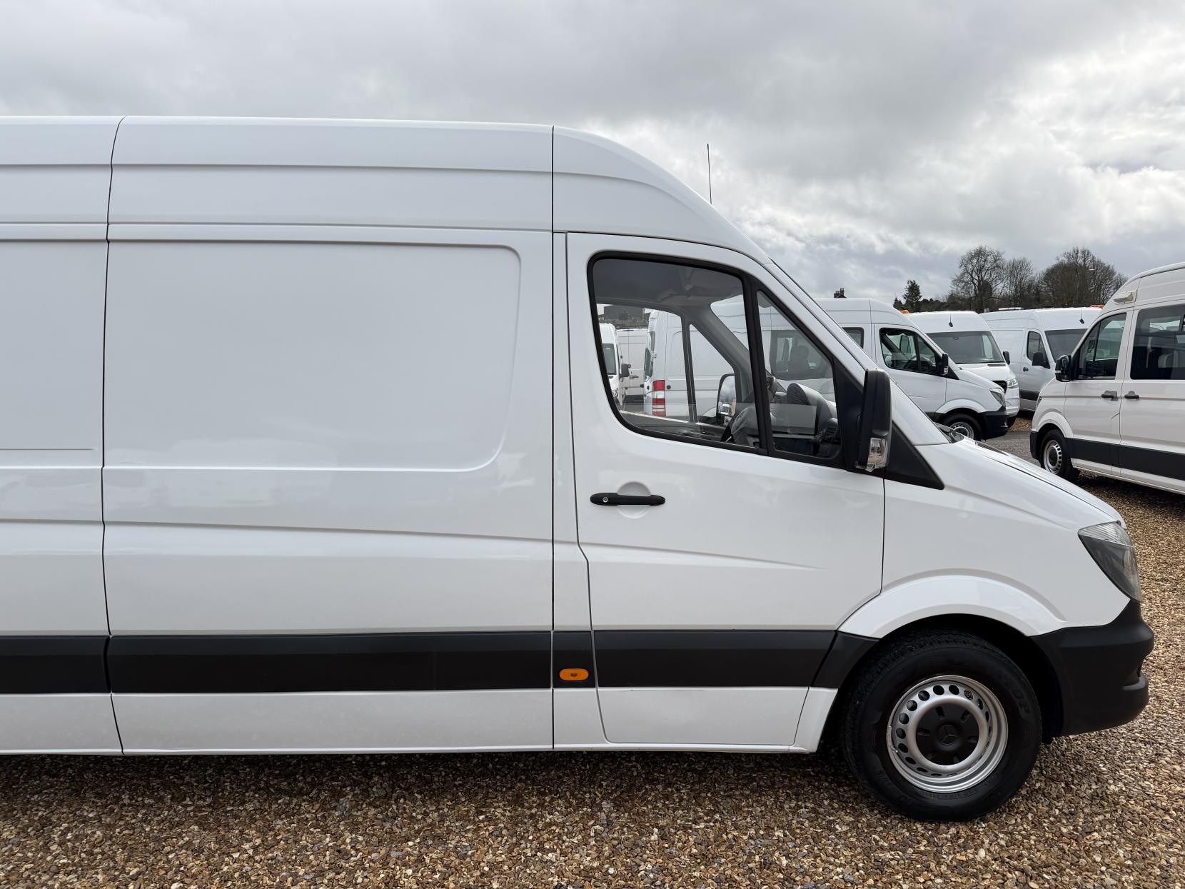 Mercedes-Benz Sprinter 2.1 313 CDi Panel Van 4dr Diesel Manual RWD L3 H3 (129 bhp)