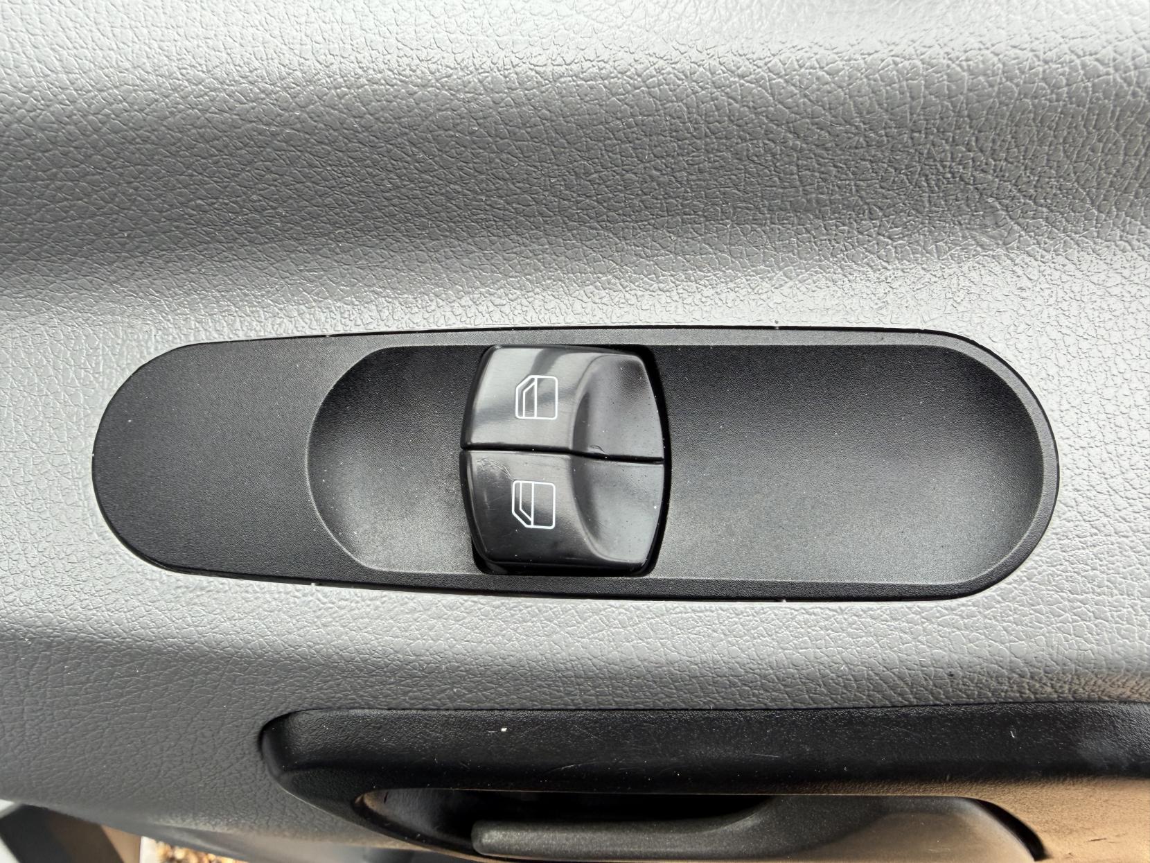 Mercedes-Benz Sprinter 2.1 313 CDi Panel Van 4dr Diesel Manual RWD L3 H3 (129 bhp)