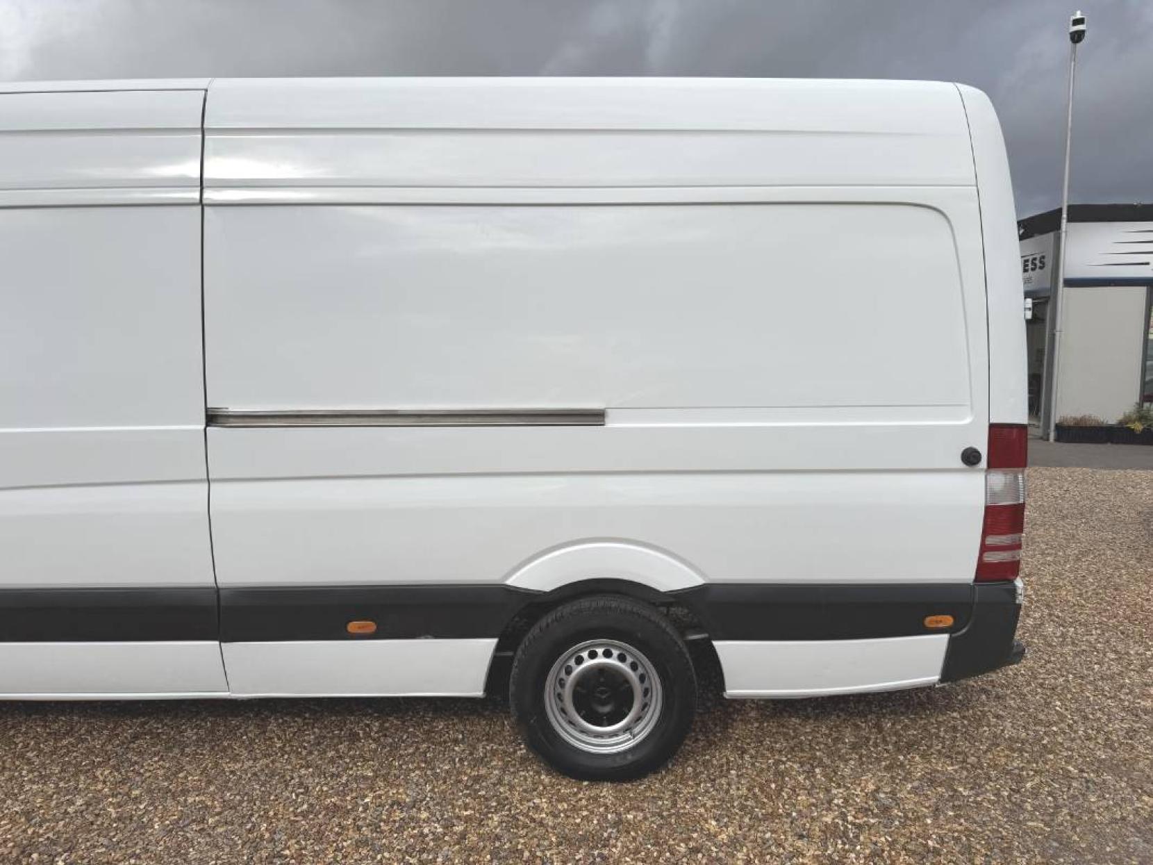 Mercedes-Benz Sprinter 2.1 313 CDi Panel Van 4dr Diesel Manual RWD L3 H3 (129 bhp)