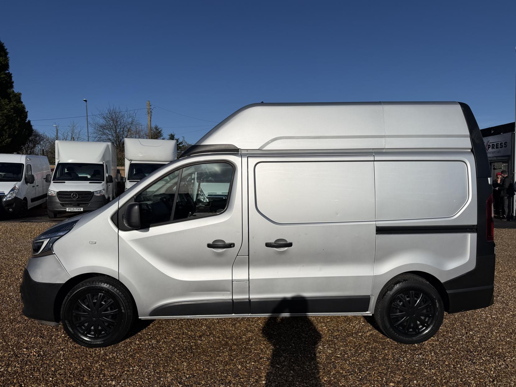Renault Trafic 2.0 dCi ENERGY 30 Business+ Panel Van 5dr Diesel Manual SWB High Roof Euro 6 (s/s) (145 ps)