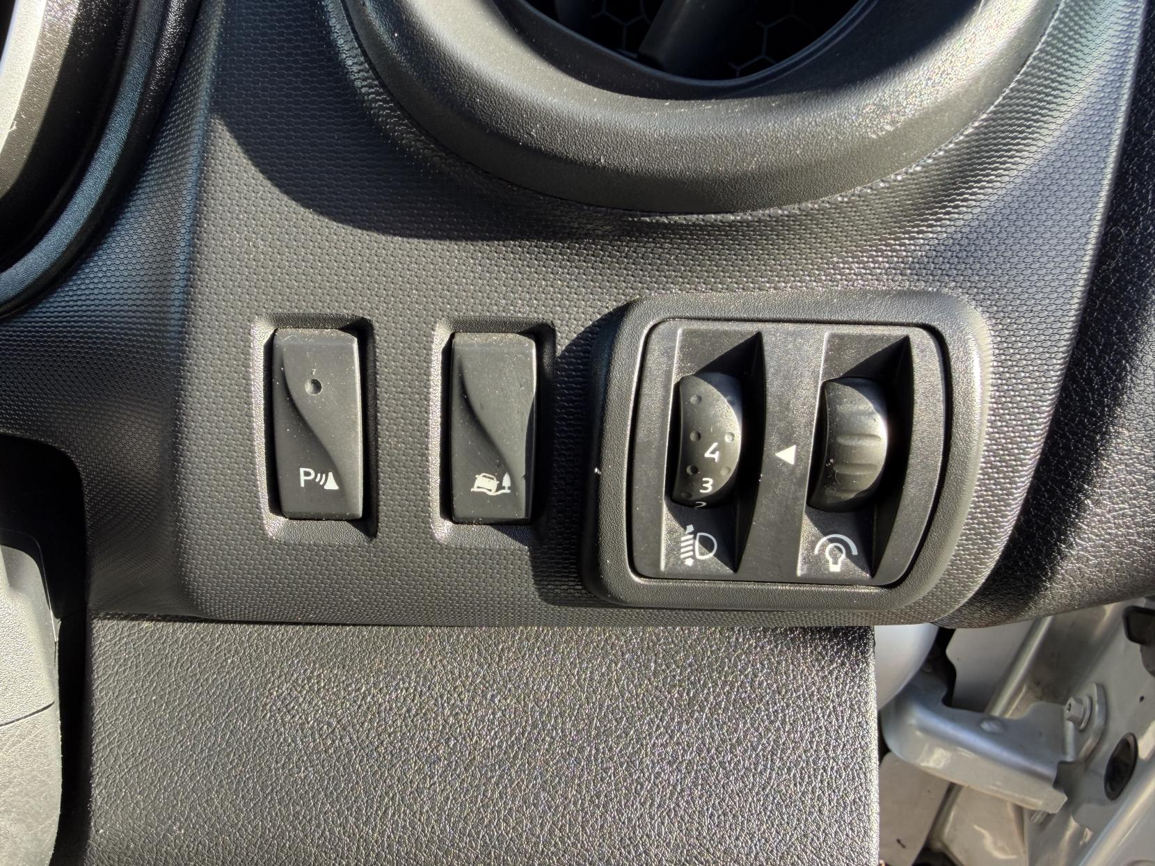 Renault Trafic 2.0 dCi ENERGY 30 Business+ Panel Van 5dr Diesel Manual SWB High Roof Euro 6 (s/s) (145 ps)