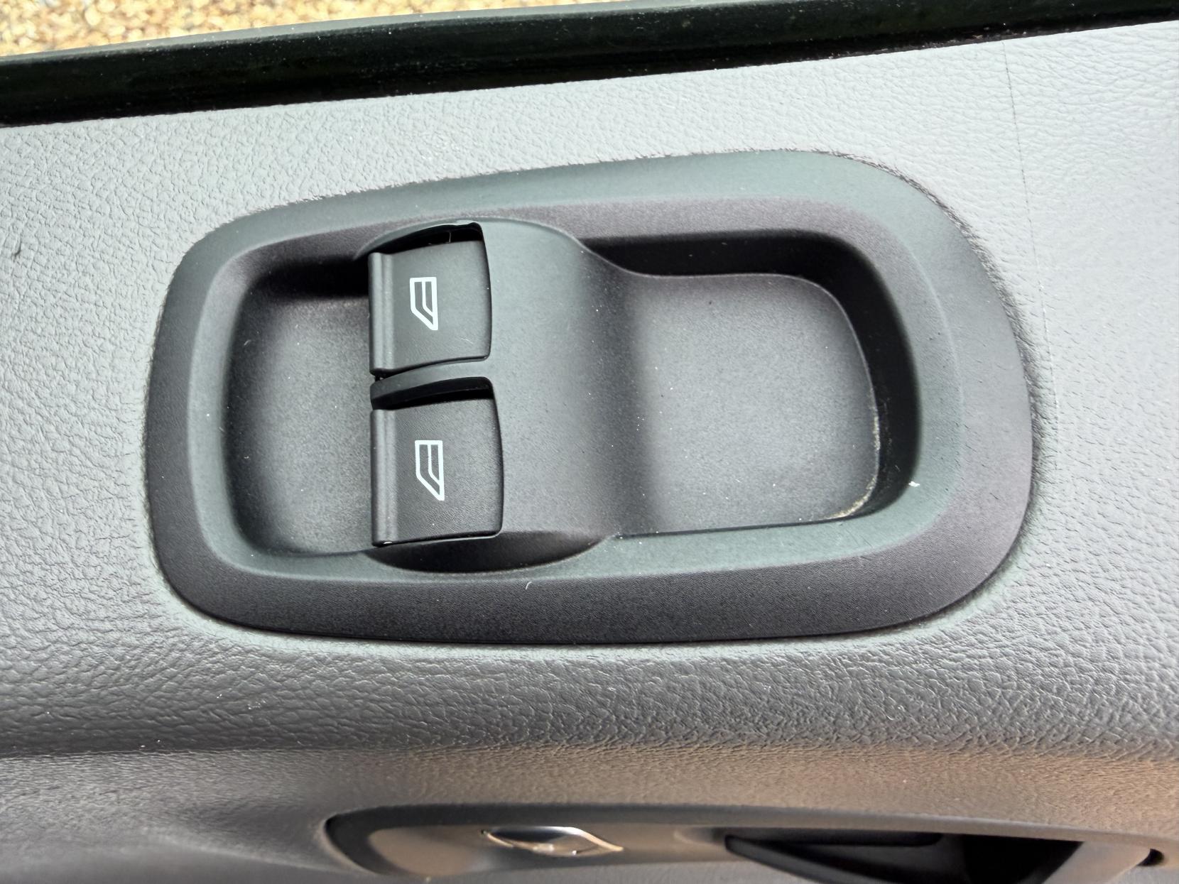 Ford Transit 2.0 350 EcoBlue Leader Panel Van 5dr Diesel Manual RWD L3 H3 Euro 6 (s/s) (130 ps)