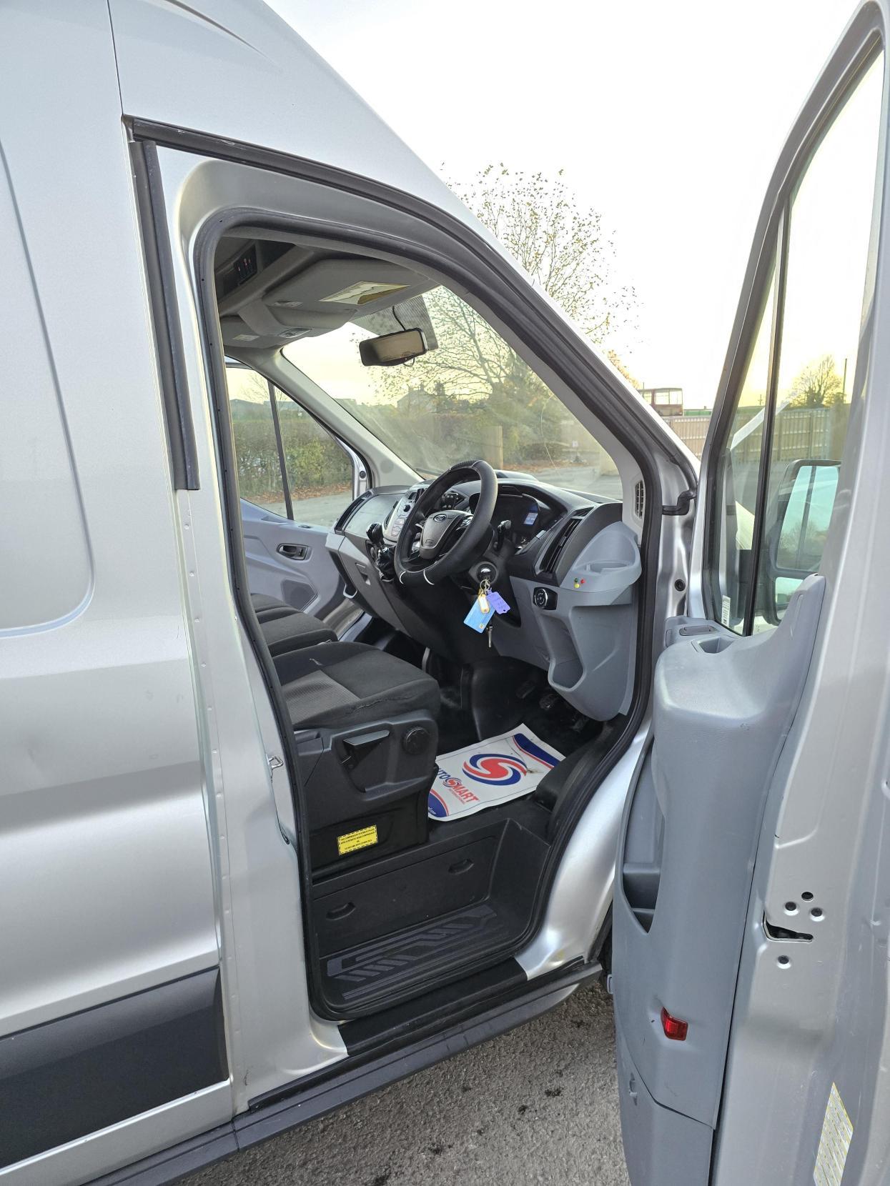 Ford Transit 2.2 TDCi 350 Panel Van 5dr Diesel Manual RWD L2 H3 Euro 5 (155 ps)