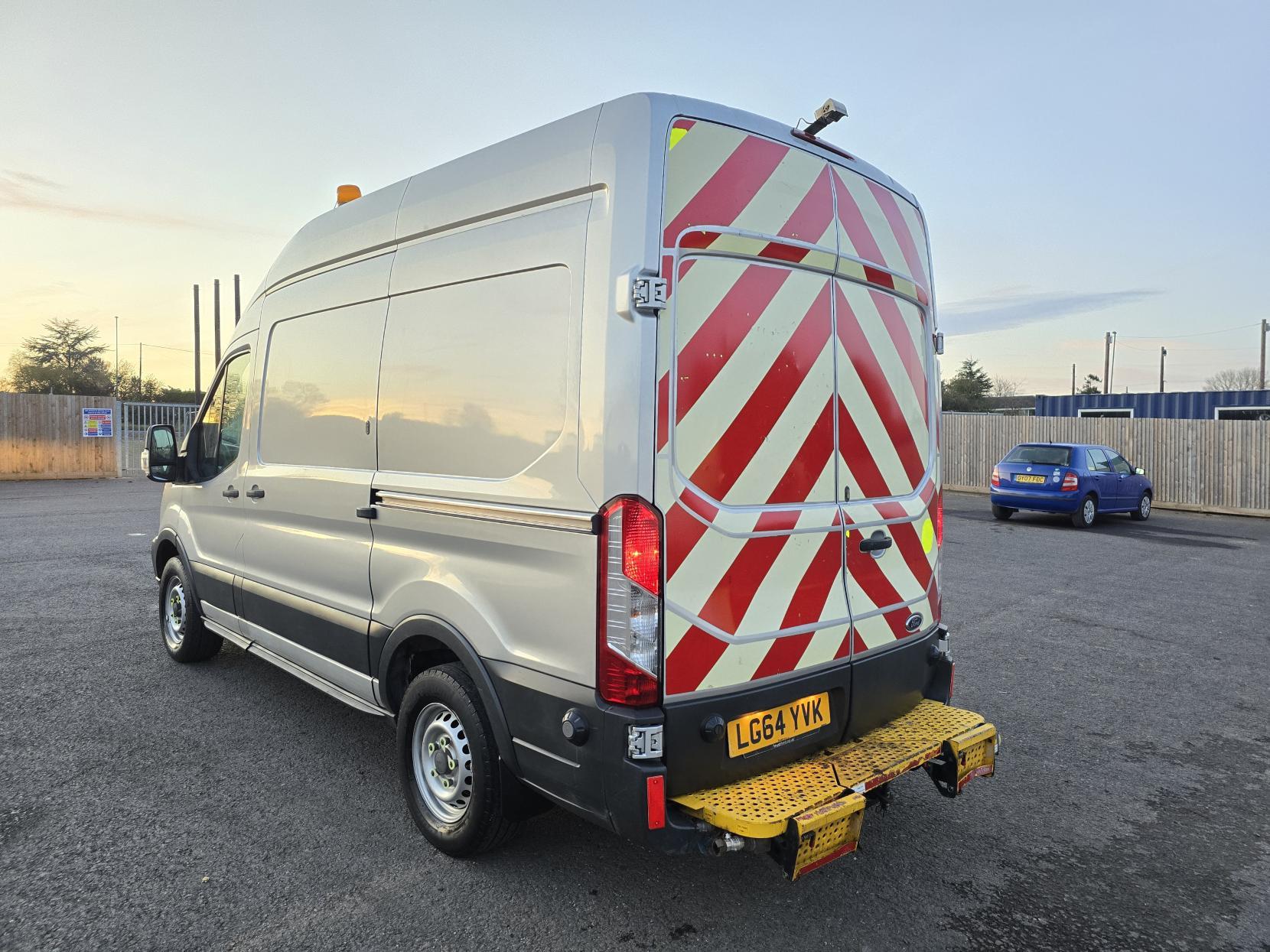 Ford Transit 2.2 TDCi 350 Panel Van 5dr Diesel Manual RWD L2 H3 Euro 5 (155 ps)