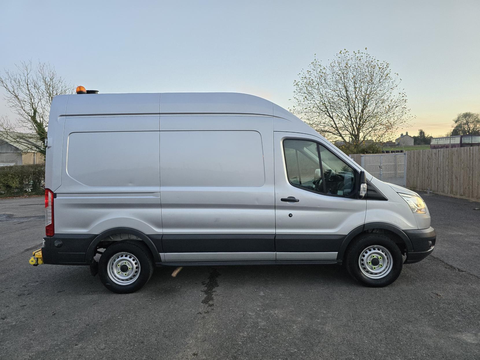 Ford Transit 2.2 TDCi 350 Panel Van 5dr Diesel Manual RWD L2 H3 Euro 5 (155 ps)