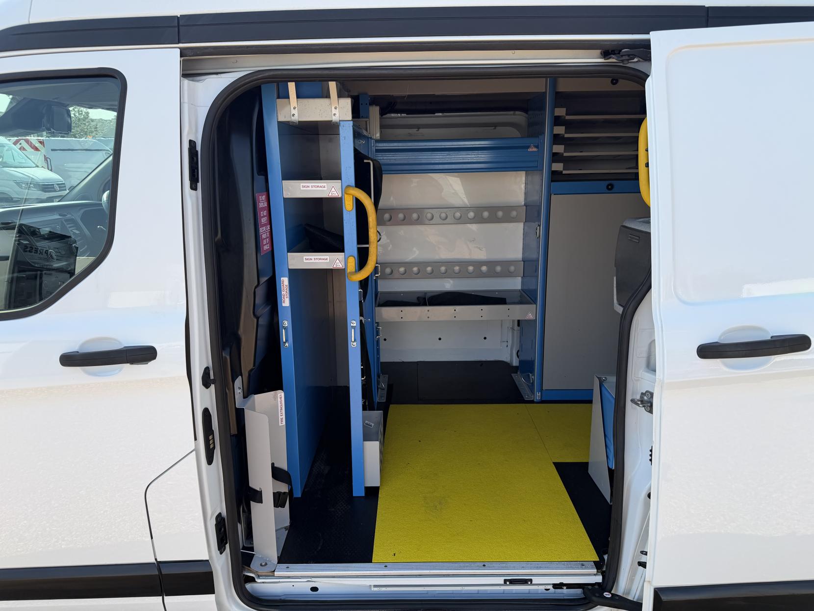 2019 Ford Transit Custom 2.0 320 EcoBlue Panel Van 5dr Diesel Manual L2 H2 Euro 6 (130 ps) - Thumbnail 18