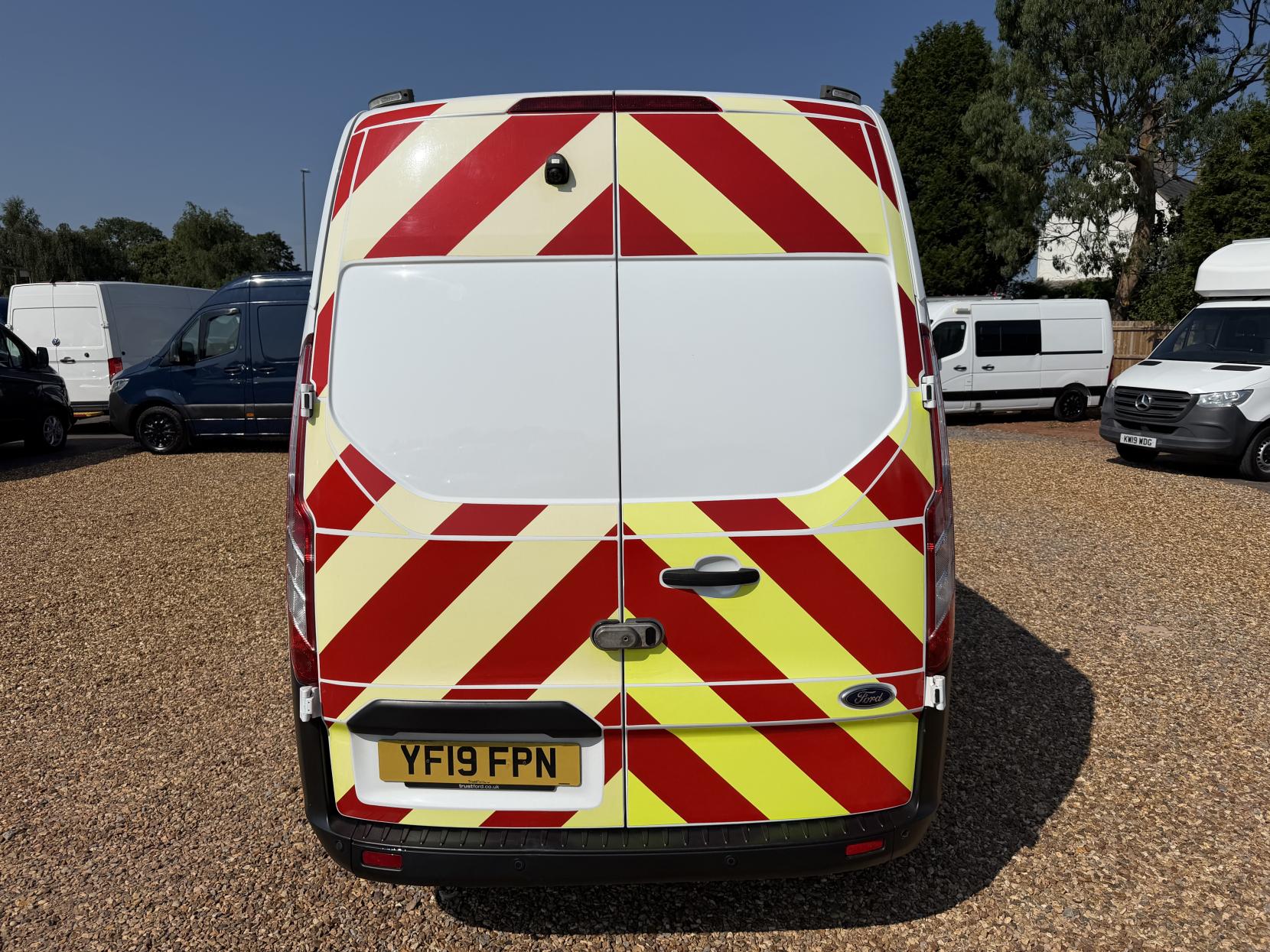 2019 Ford Transit Custom 2.0 320 EcoBlue Panel Van 5dr Diesel Manual L2 H2 Euro 6 (130 ps) - Thumbnail 10