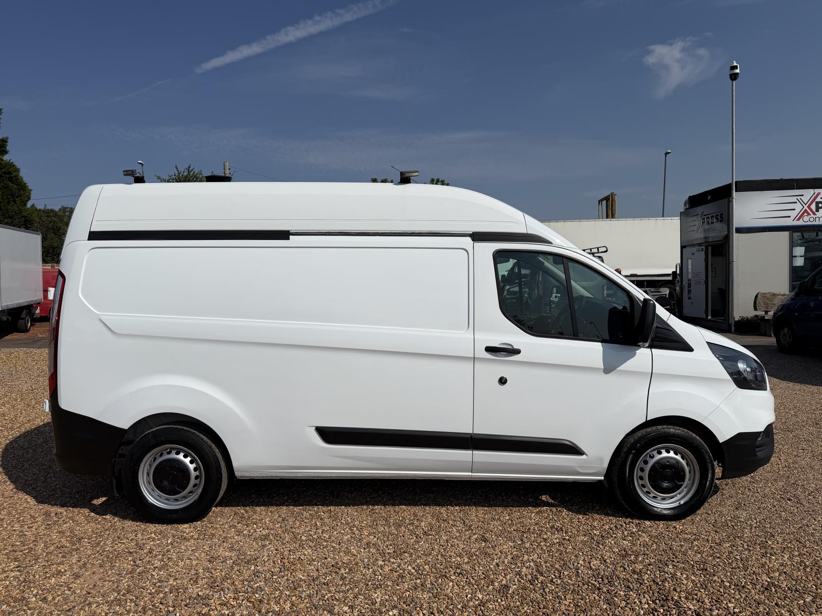 2019 Ford Transit Custom 2.0 320 EcoBlue Panel Van 5dr Diesel Manual L2 H2 Euro 6 (130 ps) - Thumbnail 12