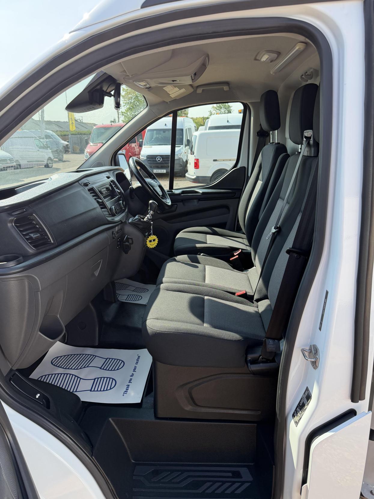 2019 Ford Transit Custom 2.0 320 EcoBlue Panel Van 5dr Diesel Manual L2 H2 Euro 6 (130 ps) - Thumbnail 20