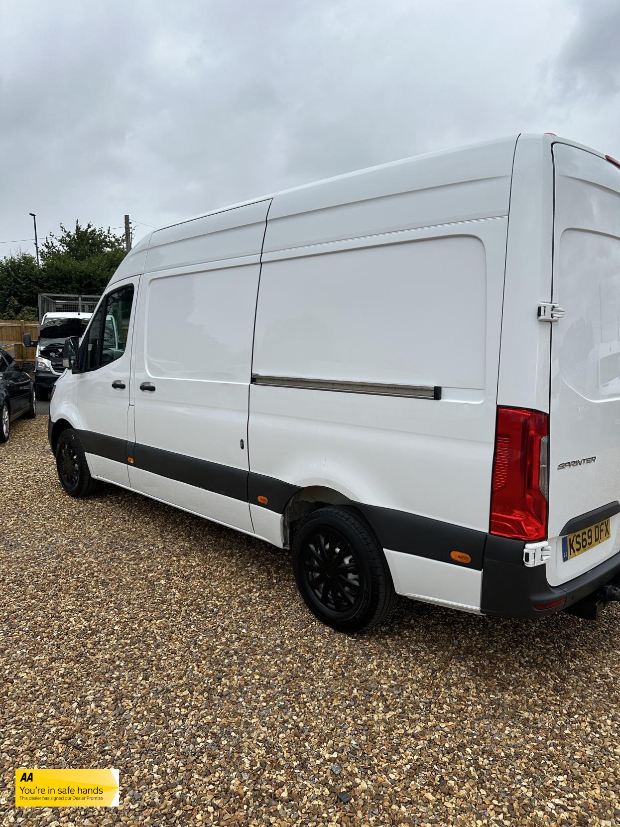 Mercedes-Benz Sprinter 2.1 316 CDI Panel Van 5dr Diesel Manual RWD L2 H2 Euro 6 (163 ps)