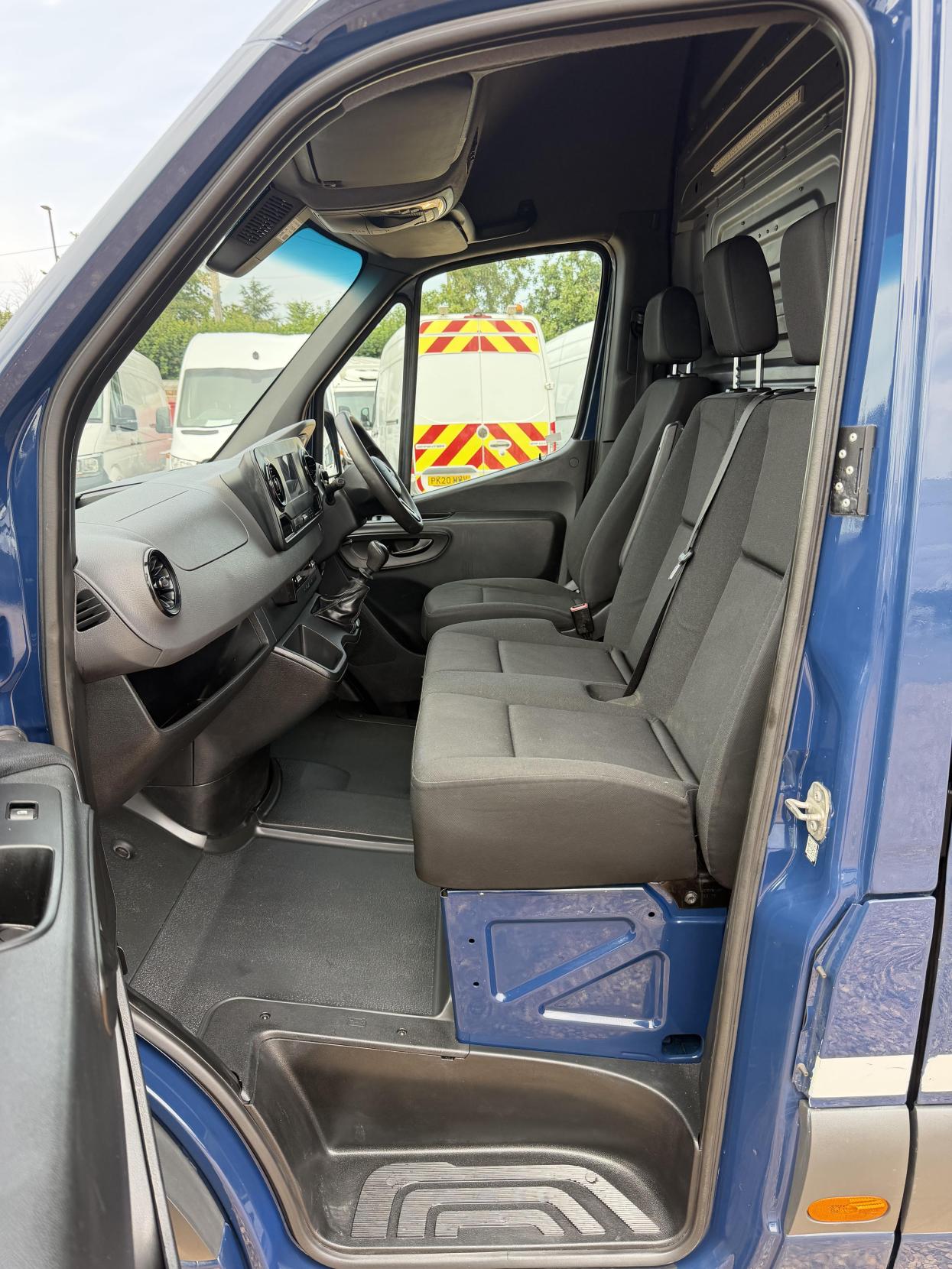 2019 Mercedes-Benz Sprinter 2.1 316 CDI Panel Van 5dr Diesel Manual RWD L2 H2 Euro 6 (163 ps) - Thumbnail 20