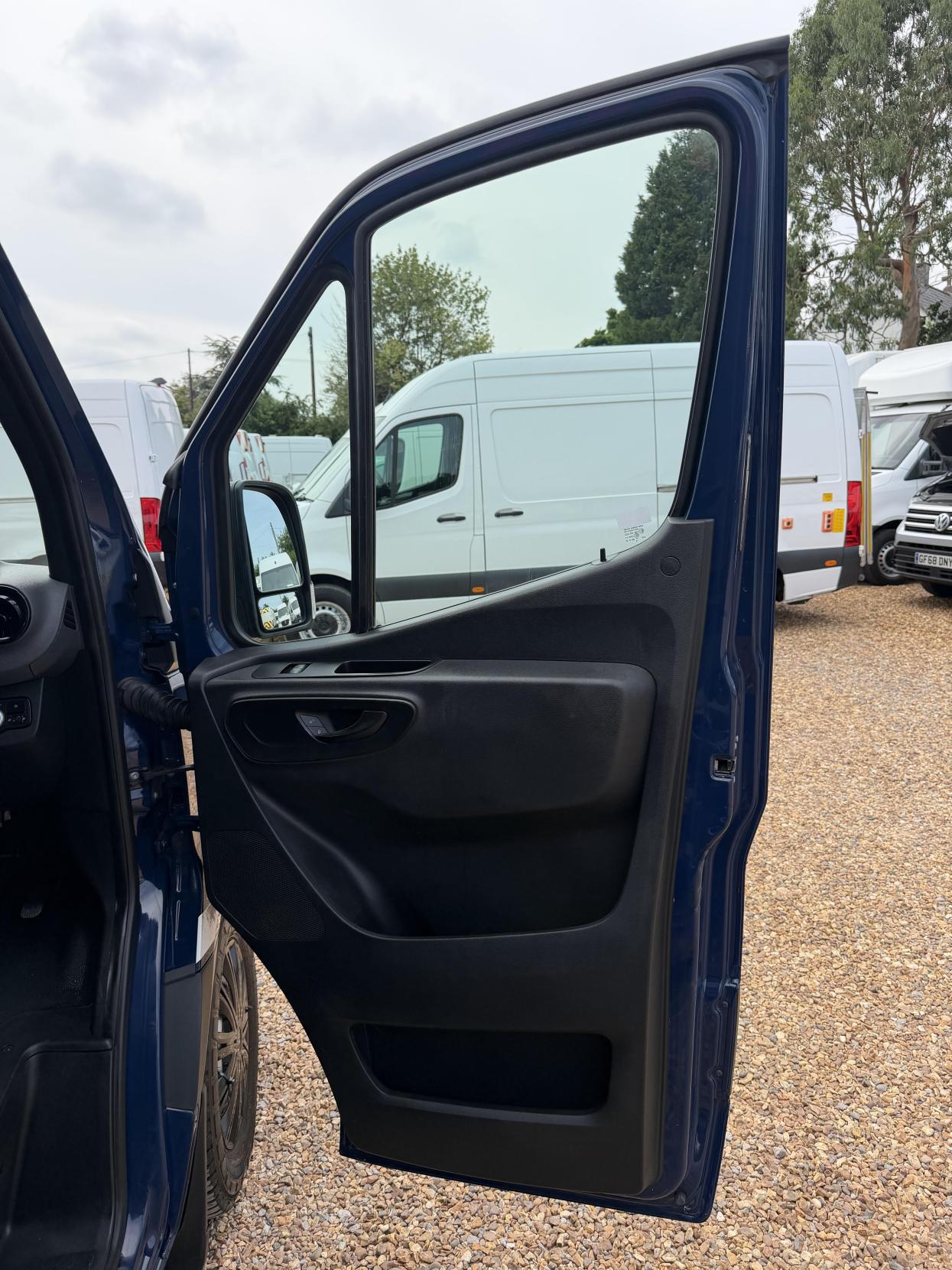 2019 Mercedes-Benz Sprinter 2.1 316 CDI Panel Van 5dr Diesel Manual RWD L2 H2 Euro 6 (163 ps) - Thumbnail 14