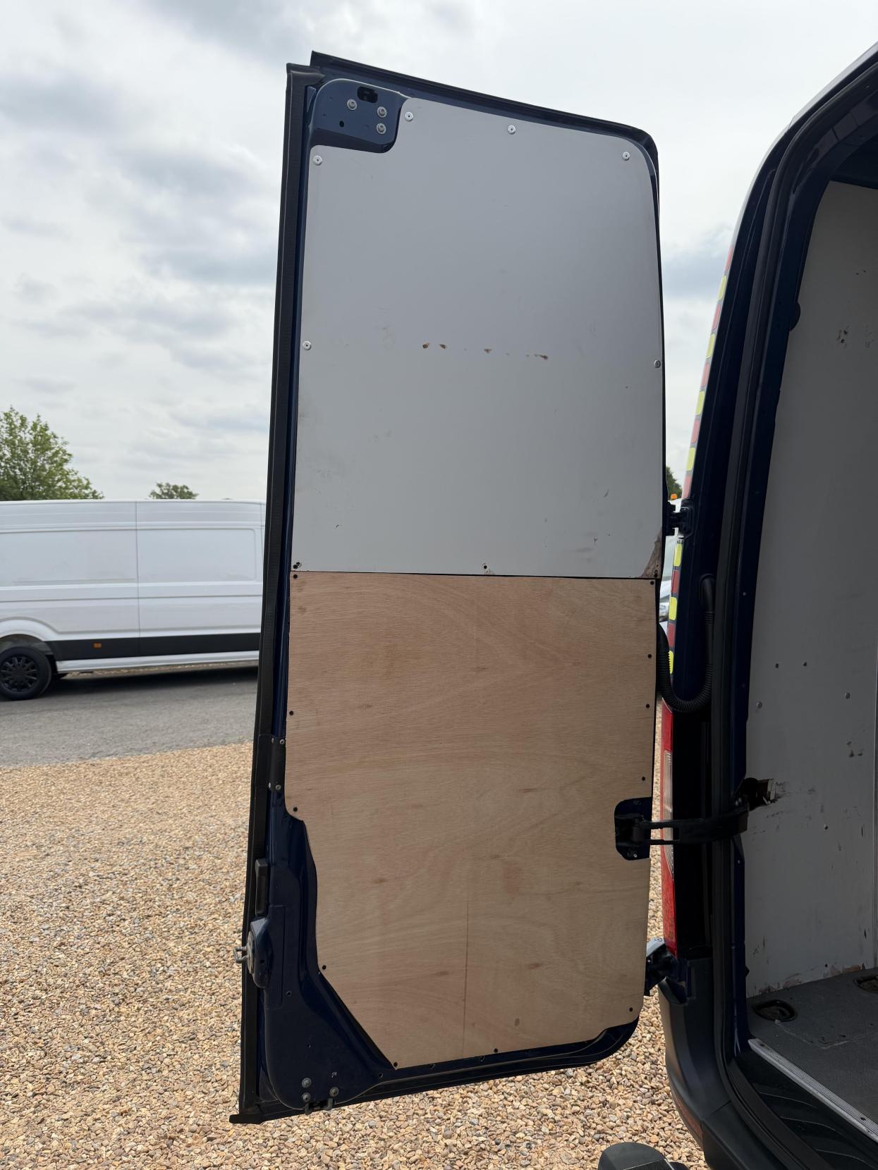 2019 Mercedes-Benz Sprinter 2.1 316 CDI Panel Van 5dr Diesel Manual RWD L2 H2 Euro 6 (163 ps) - Thumbnail 24