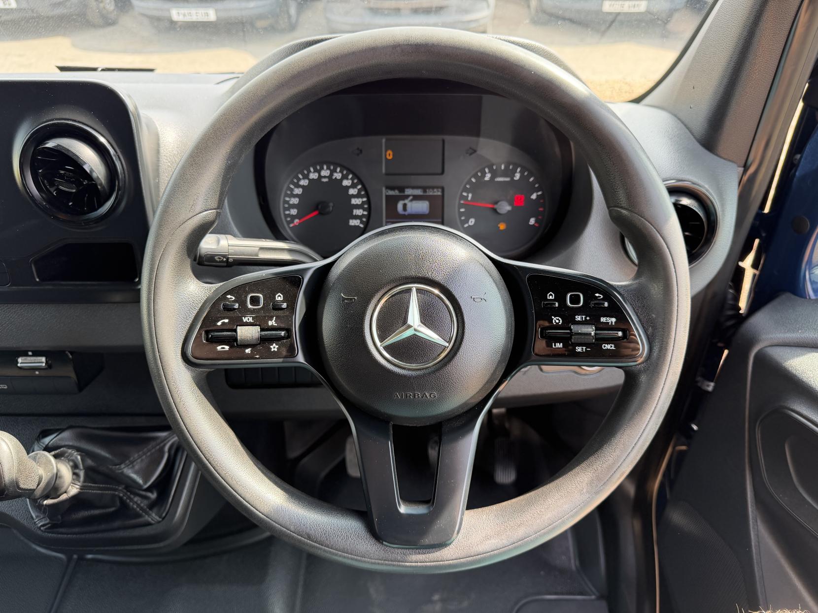 2019 Mercedes-Benz Sprinter 2.1 316 CDI Panel Van 5dr Diesel Manual RWD L2 H2 Euro 6 (163 ps) - Thumbnail 32