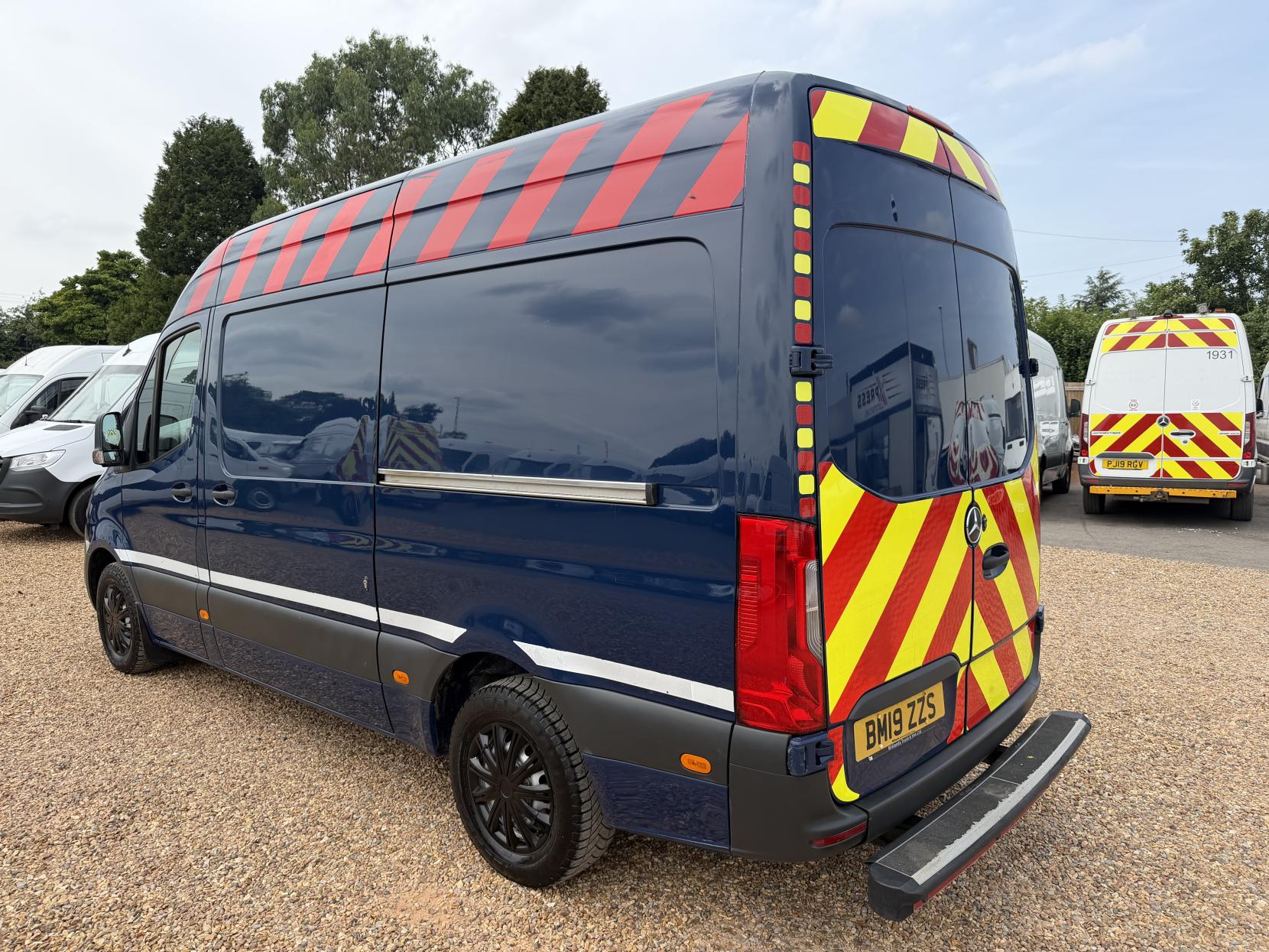 2019 Mercedes-Benz Sprinter 2.1 316 CDI Panel Van 5dr Diesel Manual RWD L2 H2 Euro 6 (163 ps) - Thumbnail 9