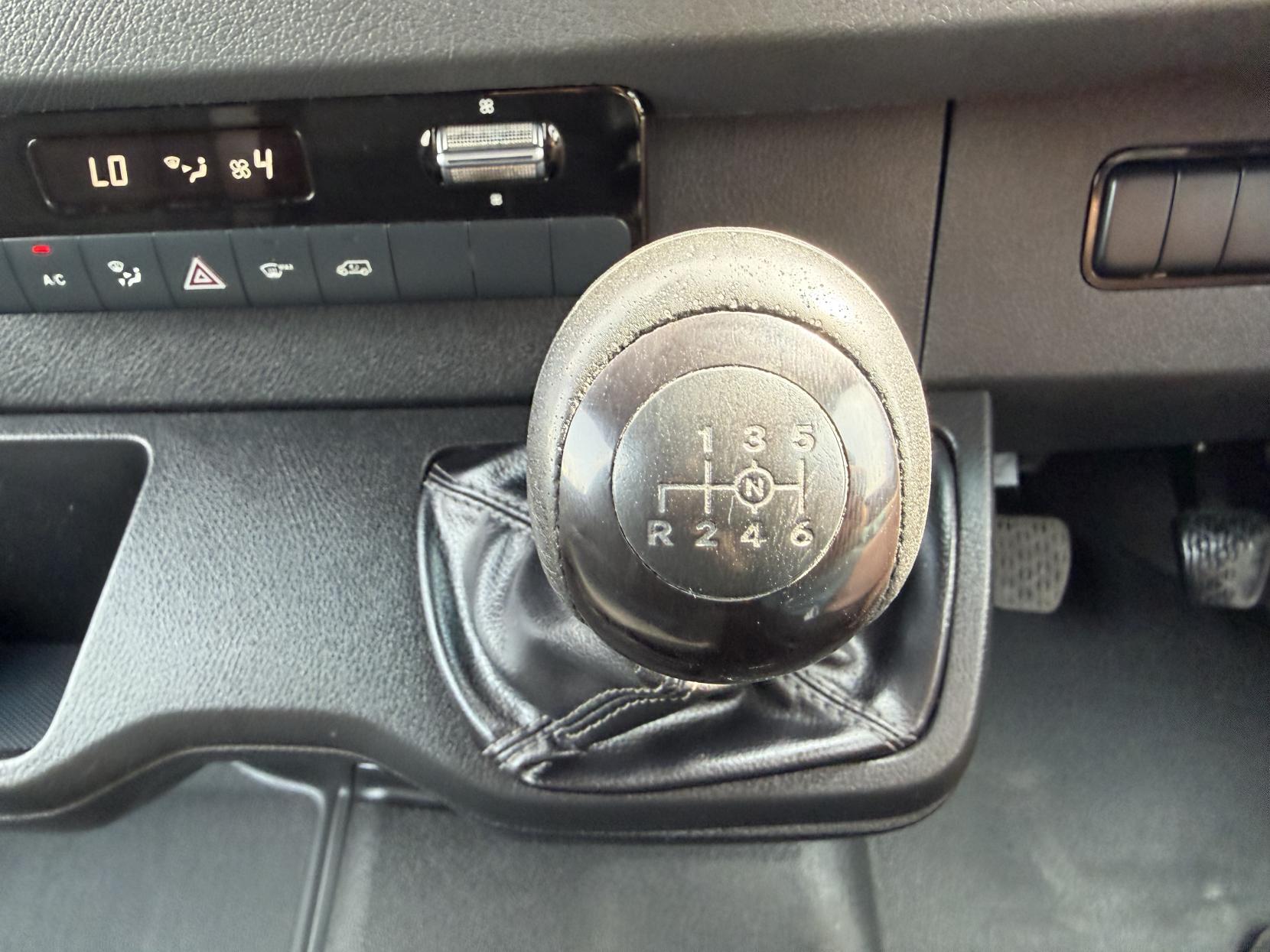 2019 Mercedes-Benz Sprinter 2.1 316 CDI Panel Van 5dr Diesel Manual RWD L2 H2 Euro 6 (163 ps) - Thumbnail 42