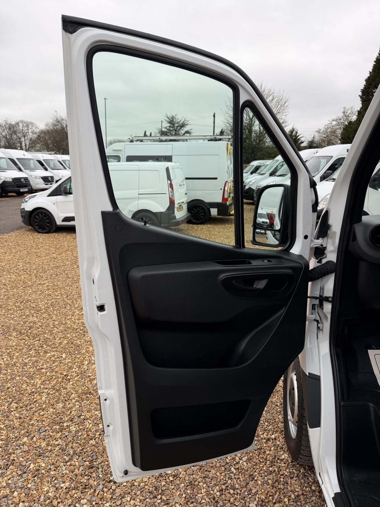 Mercedes-Benz Sprinter 2.1 314 CDI Panel Van 5dr Diesel Manual FWD L2 H2 Euro 6 (143 ps)