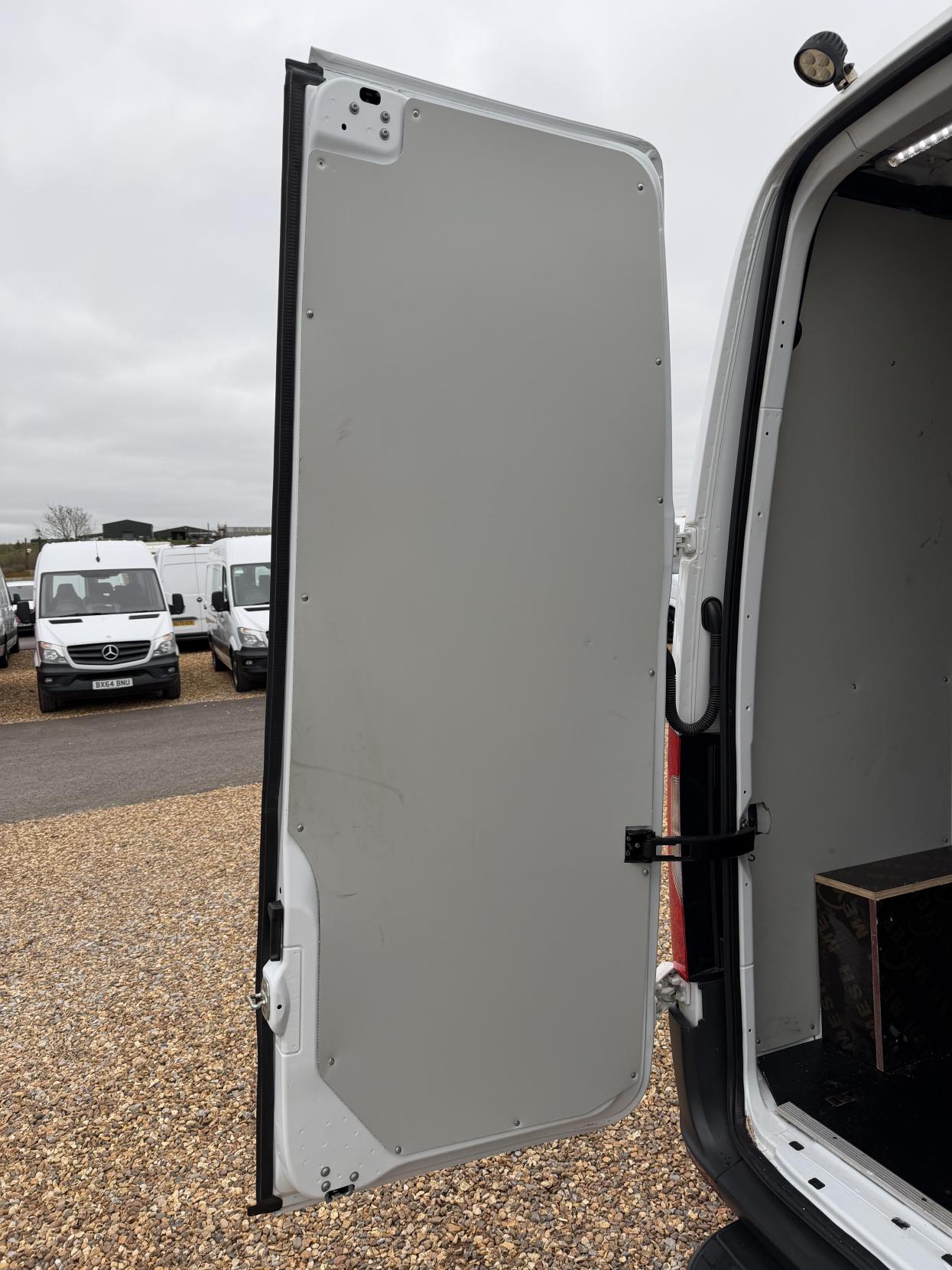 Mercedes-Benz Sprinter 2.1 314 CDI Panel Van 5dr Diesel Manual FWD L2 H2 Euro 6 (143 ps)