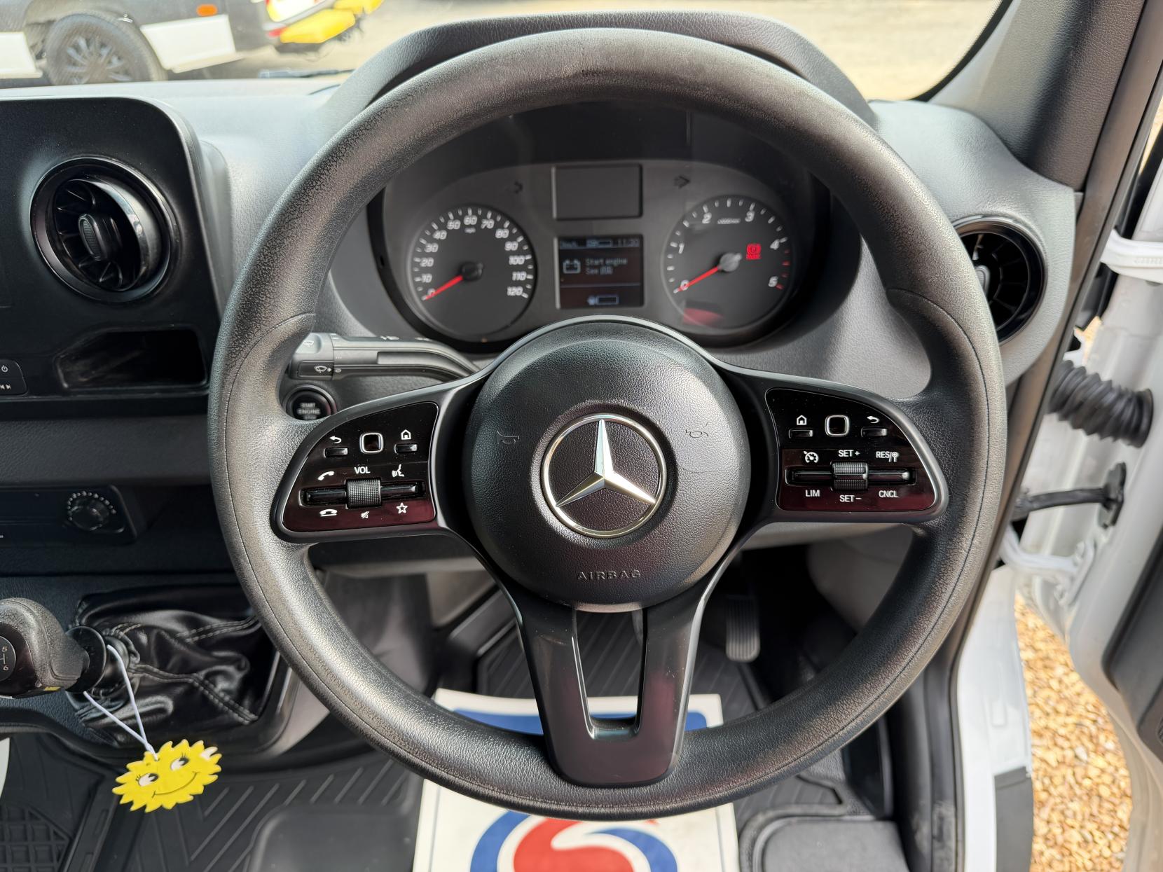 2021 Mercedes-Benz Sprinter 2.1 316 CDI Progressive Panel Van 5dr Diesel Manual RWD L2 H2 Euro 6 (s/s) (163 ps) - Thumbnail 17